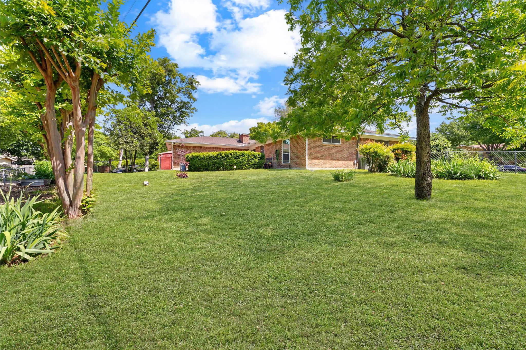 Single Family Residence For Sale in Dallas County , 347 Merribrook Trail, Duncanville, Texas 75116, 4 Bedroom, 2 Bathroom, 2 Garage spaces, 1,500 Sqft, built in 1972, mls#21370975, Real Estate Agent in Duncanville, Homes For Sale in Dallas county, Homes For Sale in Duncanville, Realtor in Duncanville Texas, Real Estate Brokerage Independent Realty Texas, Luminita Cordes Realtor