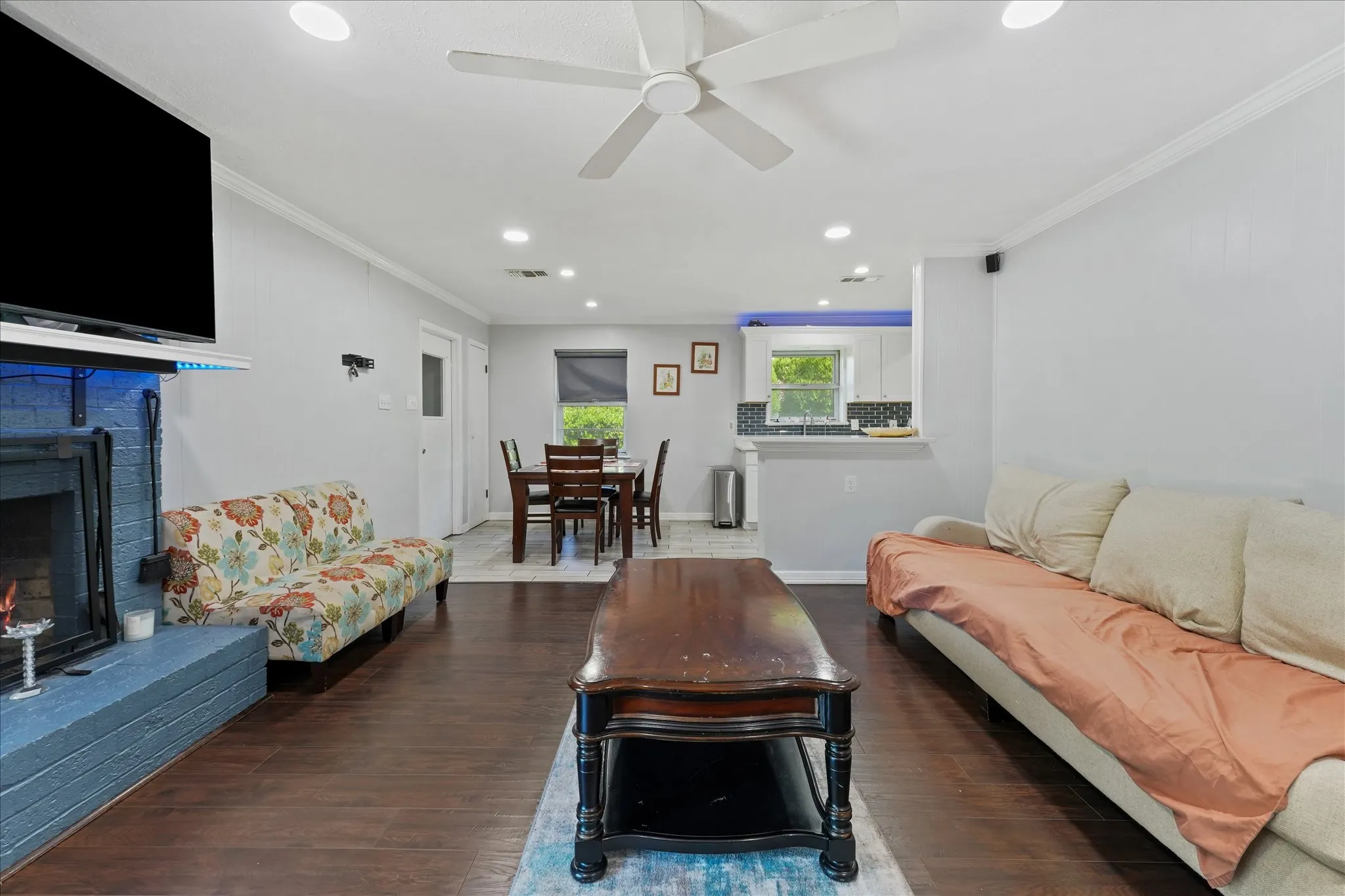 Single Family Residence For Sale in Dallas County , 347 Merribrook Trail, Duncanville, Texas 75116, 4 Bedroom, 2 Bathroom, 2 Garage spaces, 1,500 Sqft, built in 1972, mls#21370975, Real Estate Agent in Duncanville, Homes For Sale in Dallas county, Homes For Sale in Duncanville, Realtor in Duncanville Texas, Real Estate Brokerage Independent Realty Texas, Luminita Cordes Realtor