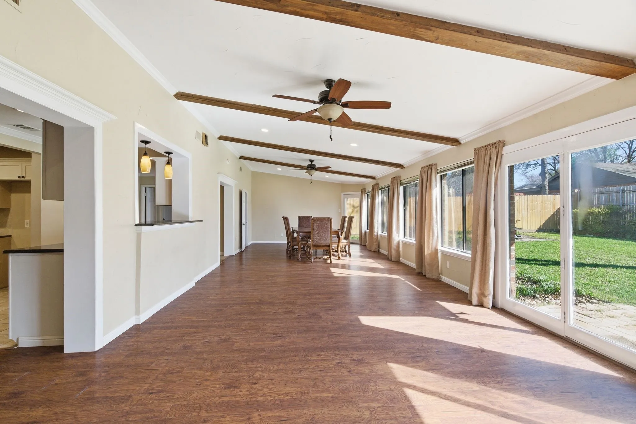 Single Family Residence For Rent in Tarrant County , 1760 Acorn Lane, Hurst, Texas 76054, 3 Bedroom, 2 Bathroom, 2 Garage spaces, 2,402 Sqft, built in 1968, mls#21367763, Real Estate Agent in Hurst, Homes For Rent in Tarrant county, Homes For Rent in Hurst, Realtor in Hurst Texas, Real Estate Brokerage Independent Realty Texas, Luminita Cordes Realtor