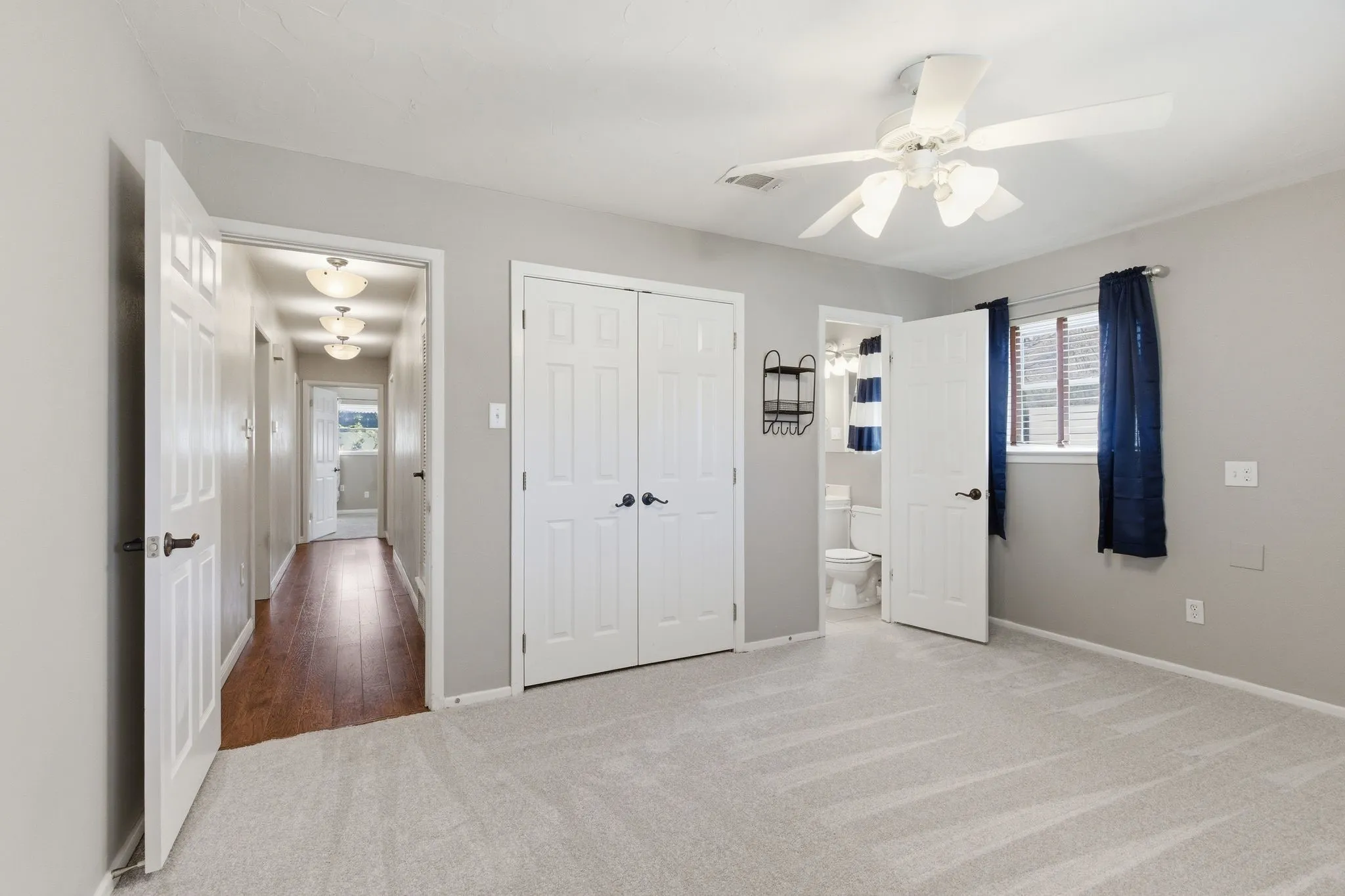 Single Family Residence For Rent in Tarrant County , 1760 Acorn Lane, Hurst, Texas 76054, 3 Bedroom, 2 Bathroom, 2 Garage spaces, 2,402 Sqft, built in 1968, mls#21367763, Real Estate Agent in Hurst, Homes For Rent in Tarrant county, Homes For Rent in Hurst, Realtor in Hurst Texas, Real Estate Brokerage Independent Realty Texas, Luminita Cordes Realtor