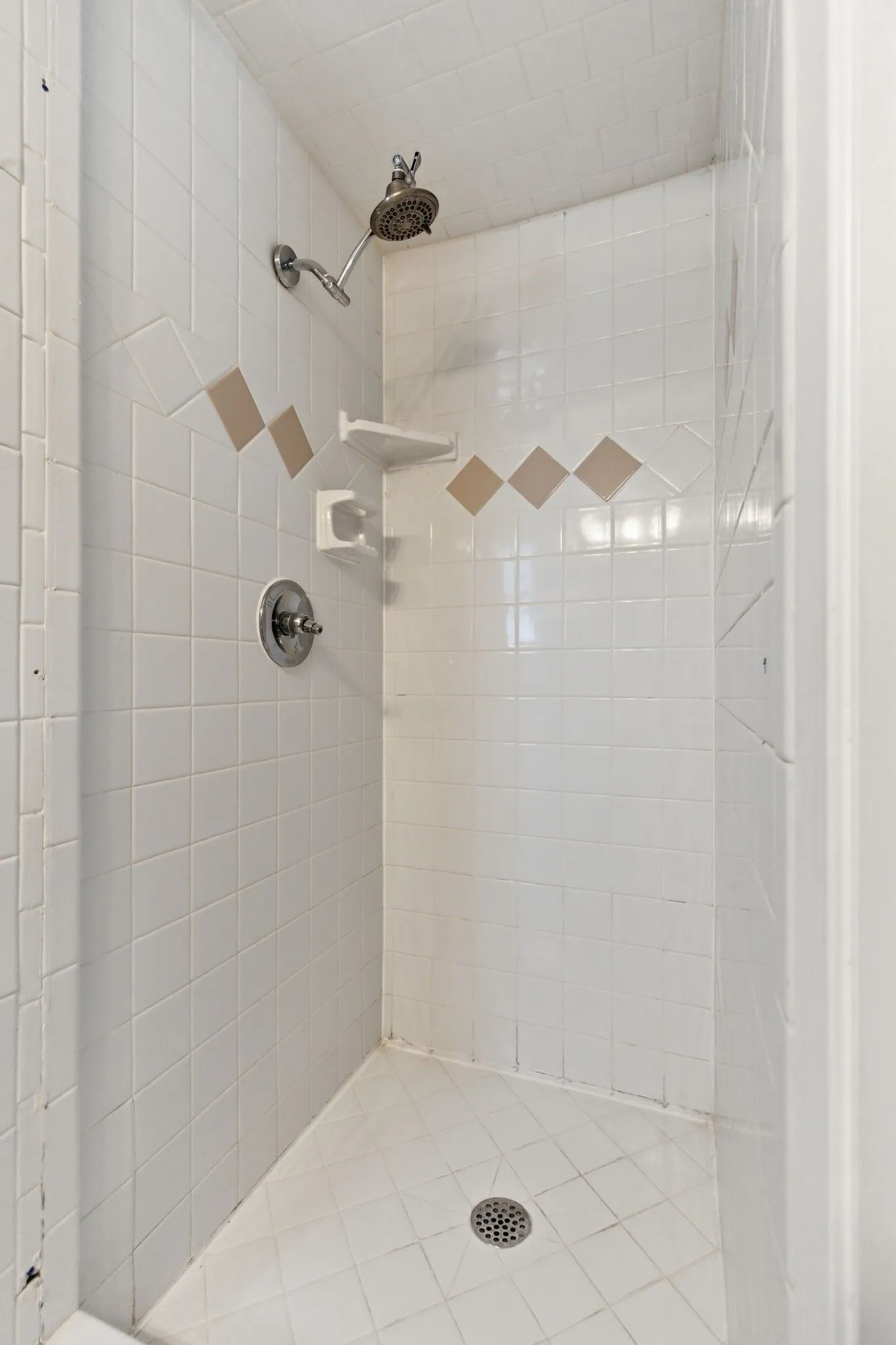 Single Family Residence For Rent in Tarrant County , 1760 Acorn Lane, Hurst, Texas 76054, 3 Bedroom, 2 Bathroom, 2 Garage spaces, 2,402 Sqft, built in 1968, mls#21367763, Real Estate Agent in Hurst, Homes For Rent in Tarrant county, Homes For Rent in Hurst, Realtor in Hurst Texas, Real Estate Brokerage Independent Realty Texas, Luminita Cordes Realtor