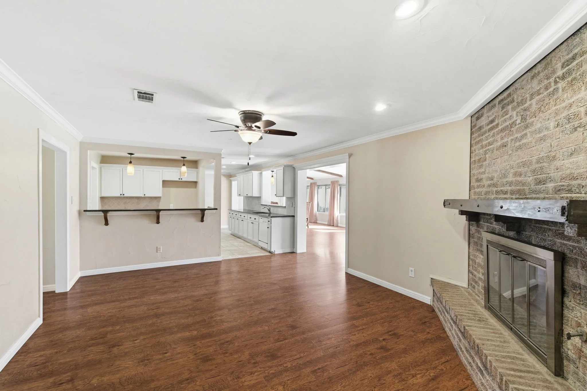 Single Family Residence For Rent in Tarrant County , 1760 Acorn Lane, Hurst, Texas 76054, 3 Bedroom, 2 Bathroom, 2 Garage spaces, 2,402 Sqft, built in 1968, mls#21367763, Real Estate Agent in Hurst, Homes For Rent in Tarrant county, Homes For Rent in Hurst, Realtor in Hurst Texas, Real Estate Brokerage Independent Realty Texas, Luminita Cordes Realtor