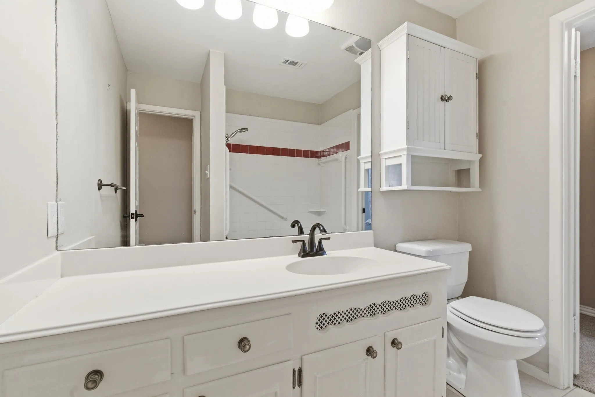 Single Family Residence For Rent in Tarrant County , 1760 Acorn Lane, Hurst, Texas 76054, 3 Bedroom, 2 Bathroom, 2 Garage spaces, 2,402 Sqft, built in 1968, mls#21367763, Real Estate Agent in Hurst, Homes For Rent in Tarrant county, Homes For Rent in Hurst, Realtor in Hurst Texas, Real Estate Brokerage Independent Realty Texas, Luminita Cordes Realtor