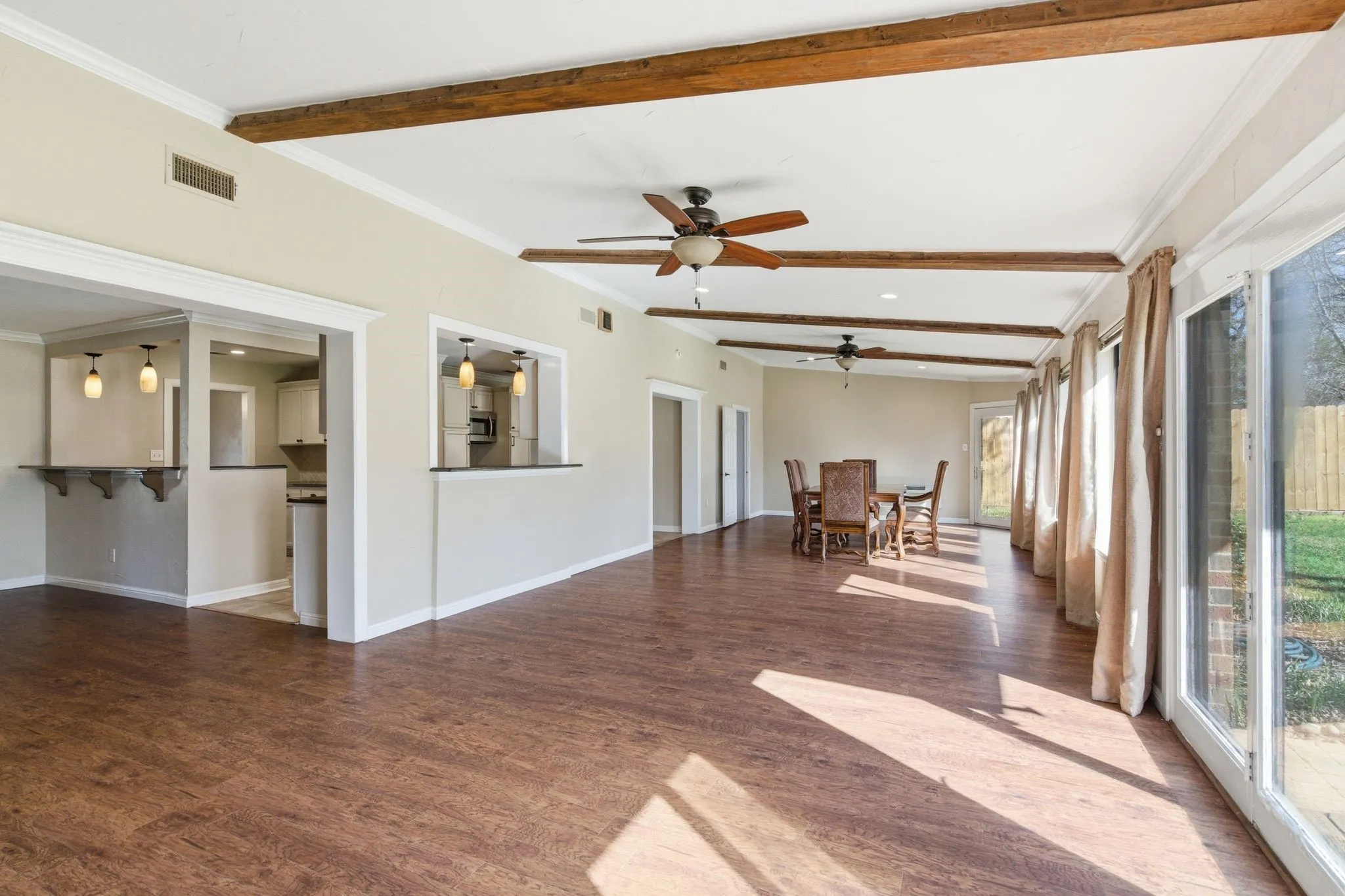 Single Family Residence For Rent in Tarrant County , 1760 Acorn Lane, Hurst, Texas 76054, 3 Bedroom, 2 Bathroom, 2 Garage spaces, 2,402 Sqft, built in 1968, mls#21367763, Real Estate Agent in Hurst, Homes For Rent in Tarrant county, Homes For Rent in Hurst, Realtor in Hurst Texas, Real Estate Brokerage Independent Realty Texas, Luminita Cordes Realtor