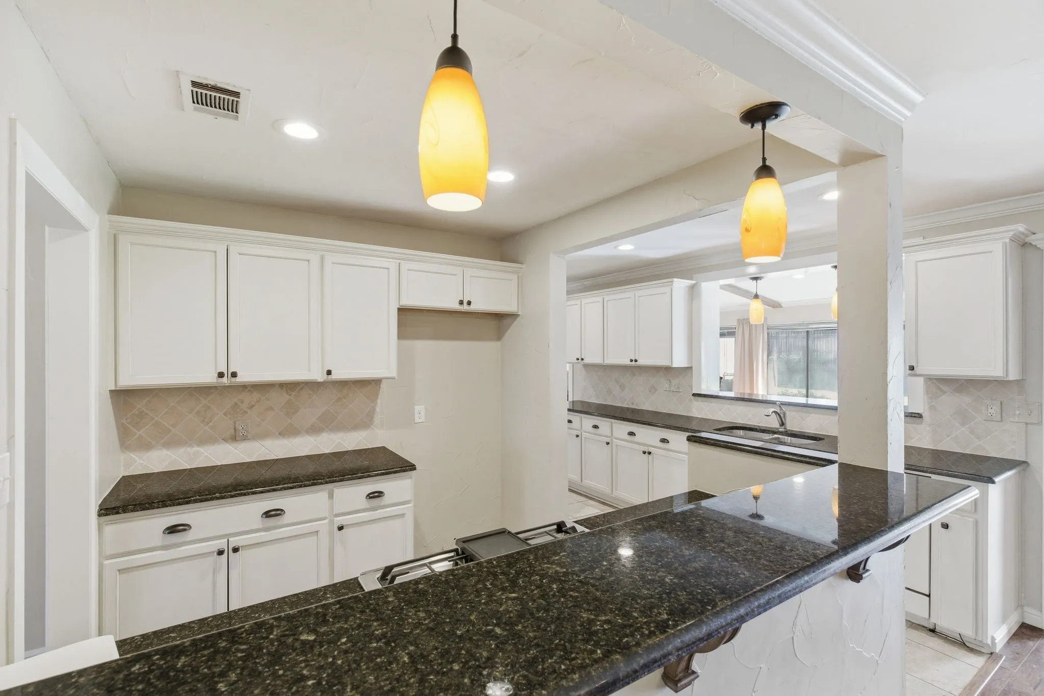 Single Family Residence For Rent in Tarrant County , 1760 Acorn Lane, Hurst, Texas 76054, 3 Bedroom, 2 Bathroom, 2 Garage spaces, 2,402 Sqft, built in 1968, mls#21367763, Real Estate Agent in Hurst, Homes For Rent in Tarrant county, Homes For Rent in Hurst, Realtor in Hurst Texas, Real Estate Brokerage Independent Realty Texas, Luminita Cordes Realtor