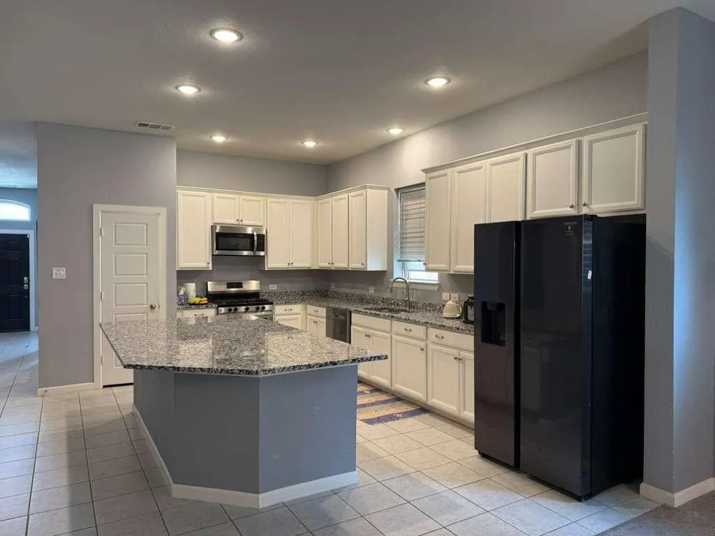 Single Family Residence For Rent in Tarrant County , 1909 Augustus Drive, Fort Worth, Texas 76120, 3 Bedroom, 2 Bathroom, 2 Garage spaces, 2,249 Sqft, built in 2018, mls#21370782, Real Estate Agent in Fort Worth, Homes For Rent in Tarrant county, Homes For Rent in Fort Worth, Realtor in Fort Worth Texas, Real Estate Brokerage Independent Realty Texas, Luminita Cordes Realtor