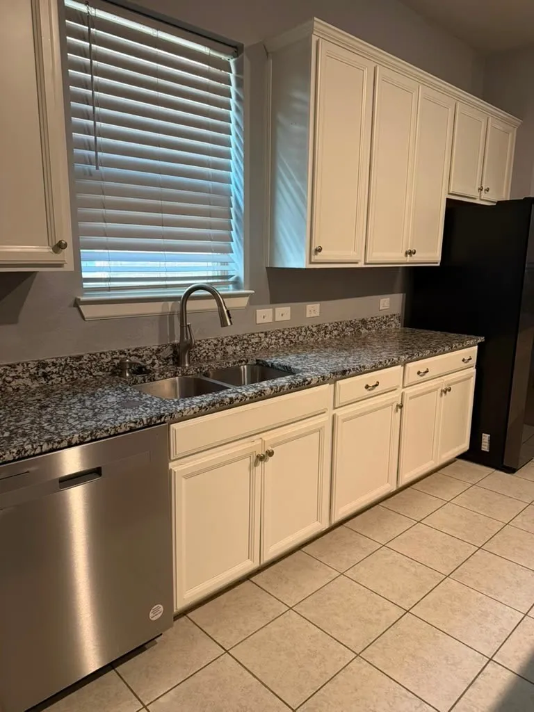 Single Family Residence For Rent in Tarrant County , 1909 Augustus Drive, Fort Worth, Texas 76120, 3 Bedroom, 2 Bathroom, 2 Garage spaces, 2,249 Sqft, built in 2018, mls#21370782, Real Estate Agent in Fort Worth, Homes For Rent in Tarrant county, Homes For Rent in Fort Worth, Realtor in Fort Worth Texas, Real Estate Brokerage Independent Realty Texas, Luminita Cordes Realtor