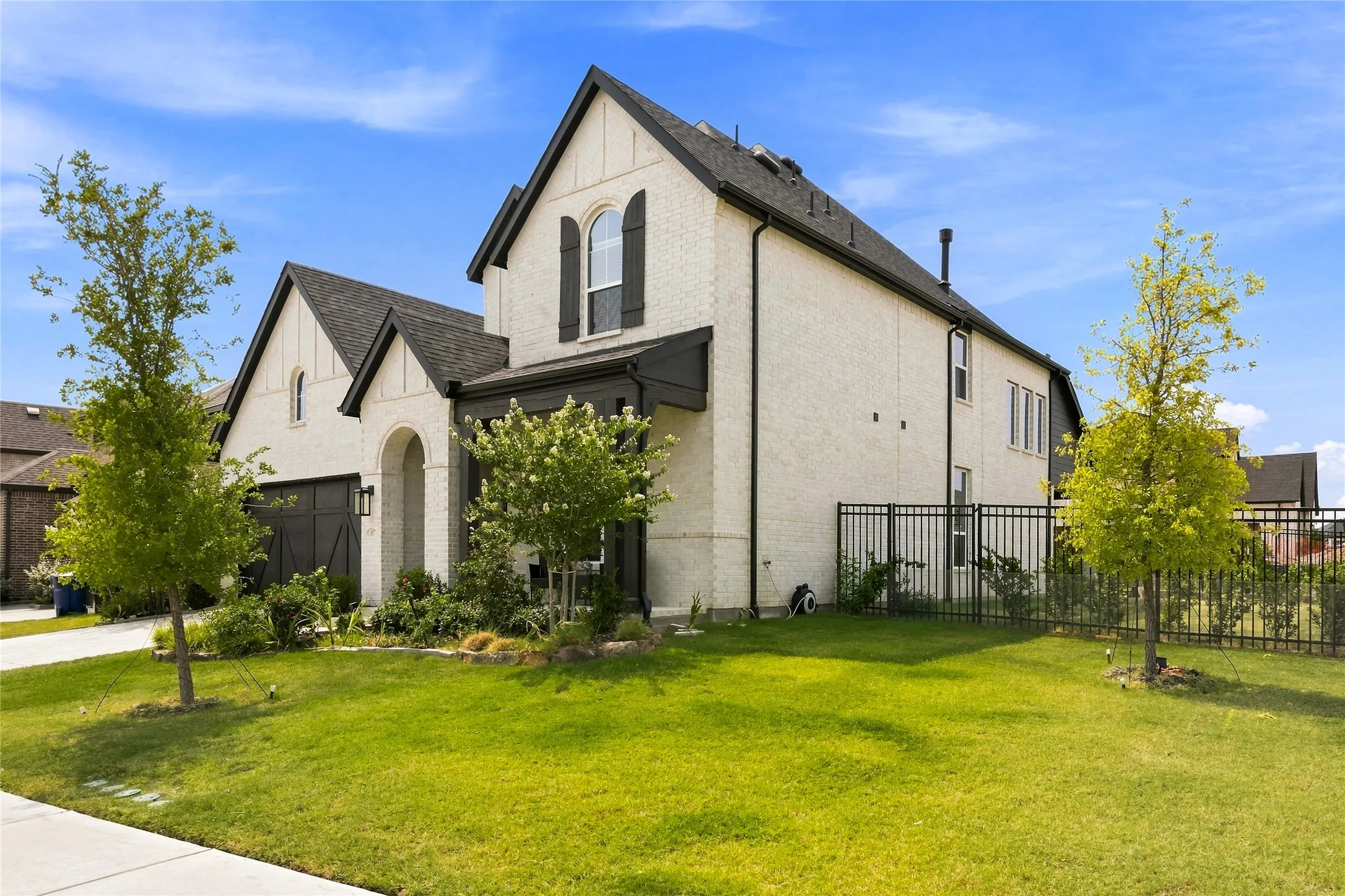 Single Family Residence For Sale in Collin County , 6817 Tadpole Trail, Mc Kinney, Texas 75071, 5 Bedroom, 4 Bathroom, 2 Garage spaces, 3,657 Sqft, built in 2024, mls#21370823, Real Estate Agent in Mc Kinney, Homes For Sale in Collin county, Homes For Sale in Mc Kinney, Realtor in Mc Kinney Texas, Real Estate Brokerage Independent Realty Texas, Luminita Cordes Realtor