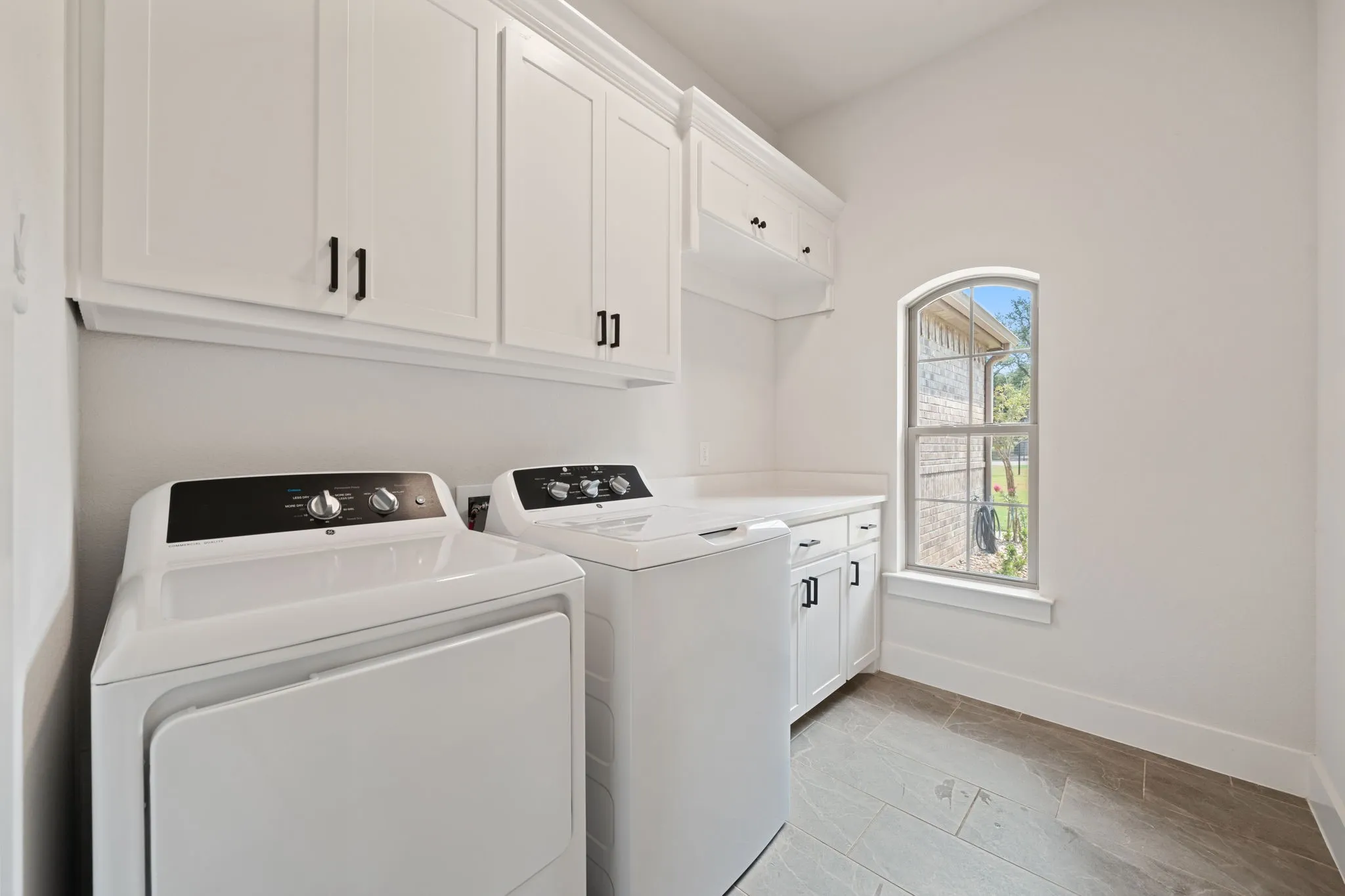 Single Family Residence For Sale in Parker County , 460 Royal Santana Run, Weatherford, Texas 76087, 4 Bedroom, 3 Bathroom, 3 Garage spaces, 3,050 Sqft, built in 2024, mls#21369769, Real Estate Agent in Weatherford, Homes For Sale in Parker county, Homes For Sale in Weatherford, Realtor in Weatherford Texas, Real Estate Brokerage Independent Realty Texas, Luminita Cordes Realtor