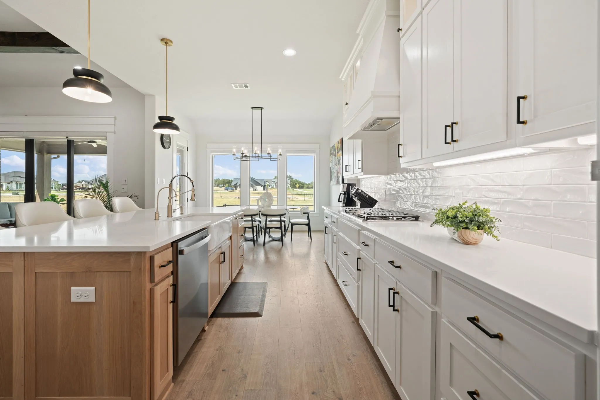 Single Family Residence For Sale in Parker County , 460 Royal Santana Run, Weatherford, Texas 76087, 4 Bedroom, 3 Bathroom, 3 Garage spaces, 3,050 Sqft, built in 2024, mls#21369769, Real Estate Agent in Weatherford, Homes For Sale in Parker county, Homes For Sale in Weatherford, Realtor in Weatherford Texas, Real Estate Brokerage Independent Realty Texas, Luminita Cordes Realtor