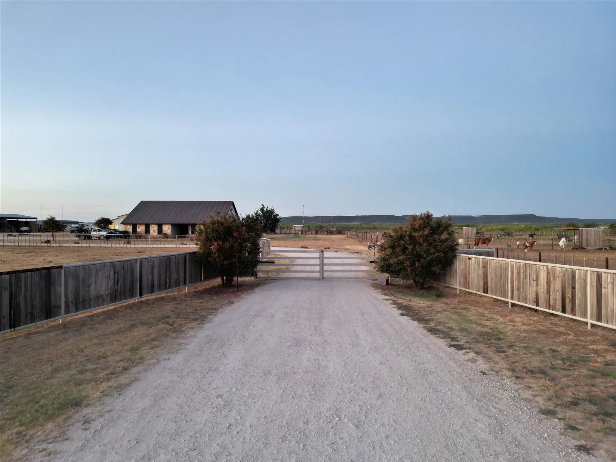 Single Family Residence For Sale in Taylor County , 201 FM 1750, Abilene, Texas 79602, 4 Bedroom, 2 Bathroom, 2 Garage spaces, 2,214 Sqft, built in 2012, mls#21370887, Real Estate Agent in Abilene, Homes For Sale in Taylor county, Homes For Sale in Abilene, Realtor in Abilene Texas, Real Estate Brokerage Independent Realty Texas, Luminita Cordes Realtor
