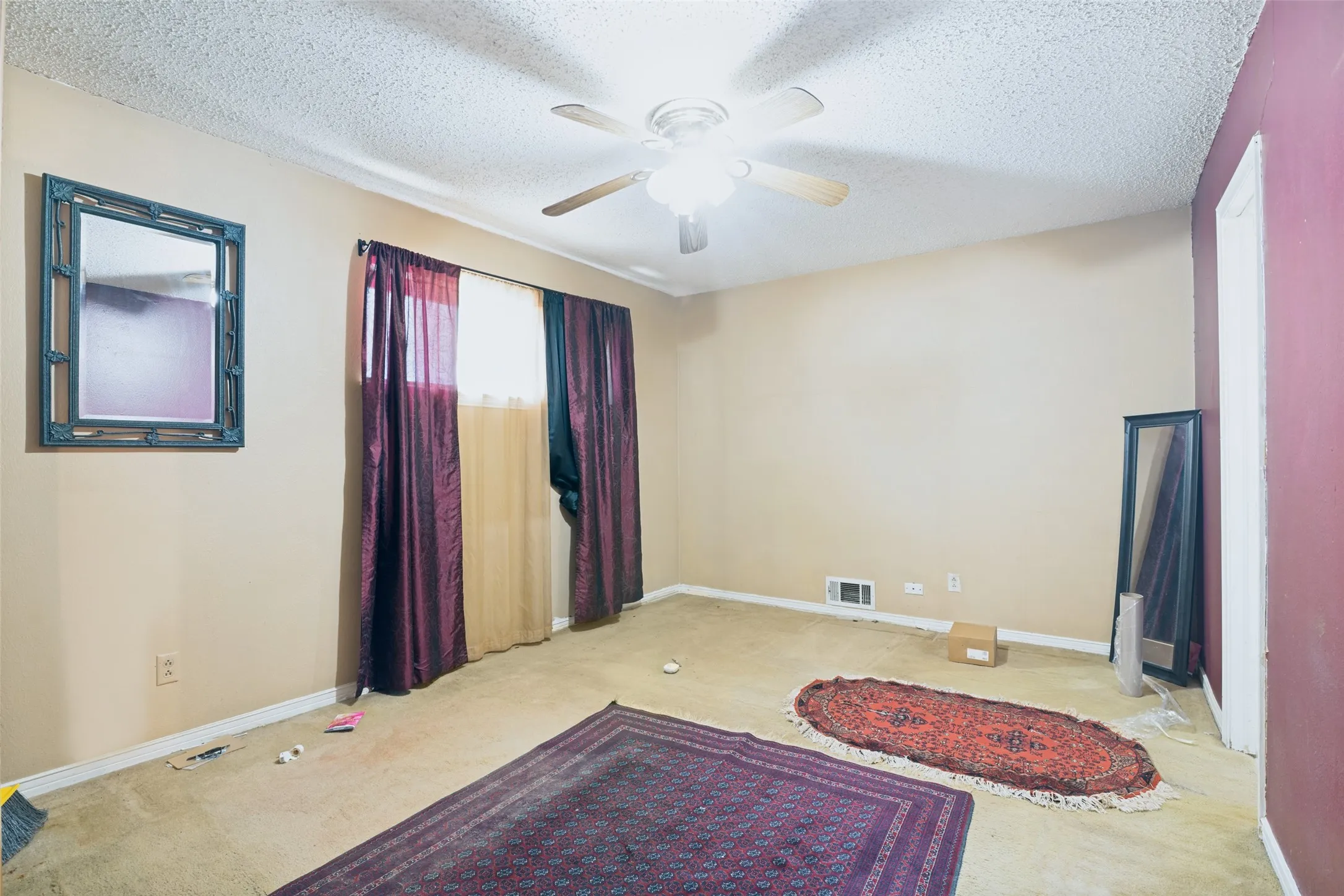Single Family Residence For Sale in Dallas County , 3913 Mobile Drive, Garland, Texas 75041, 3 Bedroom, 2 Bathroom, 2 Garage spaces, 1,738 Sqft, built in 1967, mls#21370960, Real Estate Agent in Garland, Homes For Sale in Dallas county, Homes For Sale in Garland, Realtor in Garland Texas, Real Estate Brokerage Independent Realty Texas, Luminita Cordes Realtor
