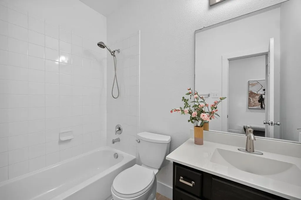 Single Family Residence For Sale in Collin County , 605 Stableford Street, Celina, Texas 75009, 4 Bedroom, 3 Bathroom, 2 Garage spaces, 2,123 Sqft, built in 2015, mls#21369398, Real Estate Agent in Celina, Homes For Sale in Collin county, Homes For Sale in Celina, Realtor in Celina Texas, Real Estate Brokerage Independent Realty Texas, Luminita Cordes Realtor