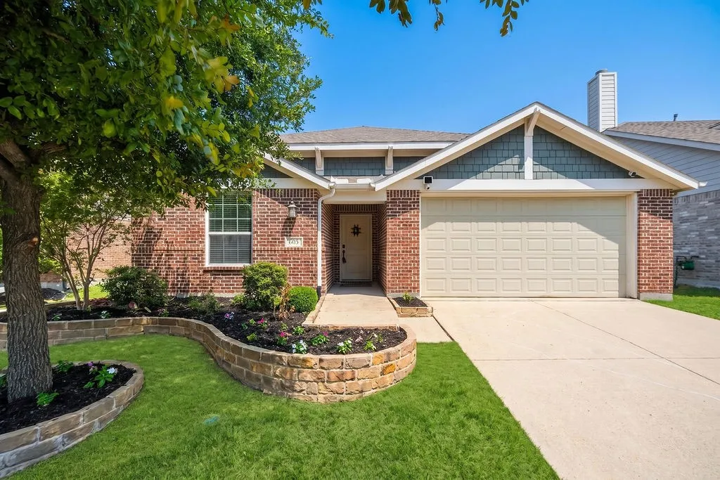 Single Family Residence For Sale in Collin County , 605 Stableford Street, Celina, Texas 75009, 4 Bedroom, 3 Bathroom, 2 Garage spaces, 2,123 Sqft, built in 2015, mls#21369398, Real Estate Agent in Celina, Homes For Sale in Collin county, Homes For Sale in Celina, Realtor in Celina Texas, Real Estate Brokerage Independent Realty Texas, Luminita Cordes Realtor