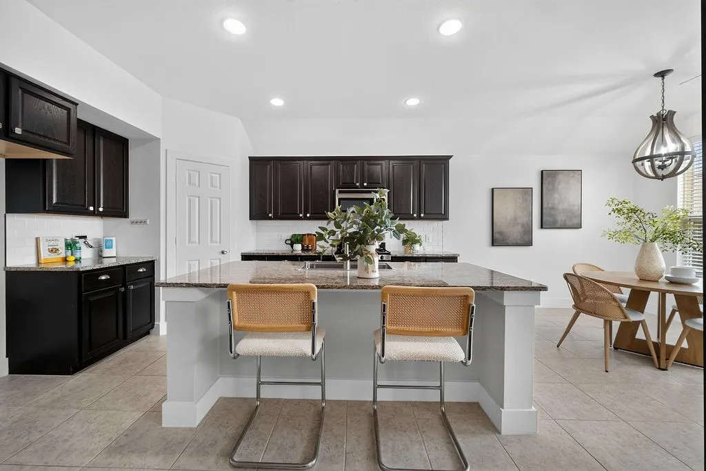 Single Family Residence For Sale in Collin County , 605 Stableford Street, Celina, Texas 75009, 4 Bedroom, 3 Bathroom, 2 Garage spaces, 2,123 Sqft, built in 2015, mls#21369398, Real Estate Agent in Celina, Homes For Sale in Collin county, Homes For Sale in Celina, Realtor in Celina Texas, Real Estate Brokerage Independent Realty Texas, Luminita Cordes Realtor