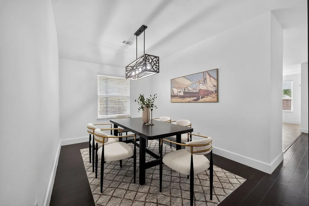 Single Family Residence For Sale in Collin County , 605 Stableford Street, Celina, Texas 75009, 4 Bedroom, 3 Bathroom, 2 Garage spaces, 2,123 Sqft, built in 2015, mls#21369398, Real Estate Agent in Celina, Homes For Sale in Collin county, Homes For Sale in Celina, Realtor in Celina Texas, Real Estate Brokerage Independent Realty Texas, Luminita Cordes Realtor