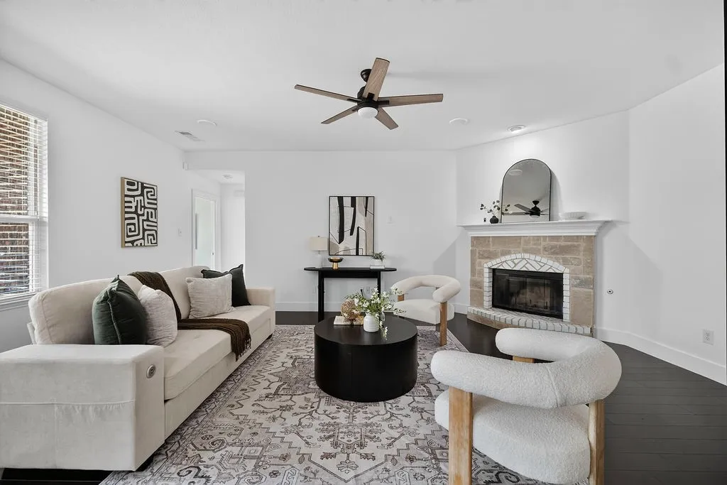Single Family Residence For Sale in Collin County , 605 Stableford Street, Celina, Texas 75009, 4 Bedroom, 3 Bathroom, 2 Garage spaces, 2,123 Sqft, built in 2015, mls#21369398, Real Estate Agent in Celina, Homes For Sale in Collin county, Homes For Sale in Celina, Realtor in Celina Texas, Real Estate Brokerage Independent Realty Texas, Luminita Cordes Realtor
