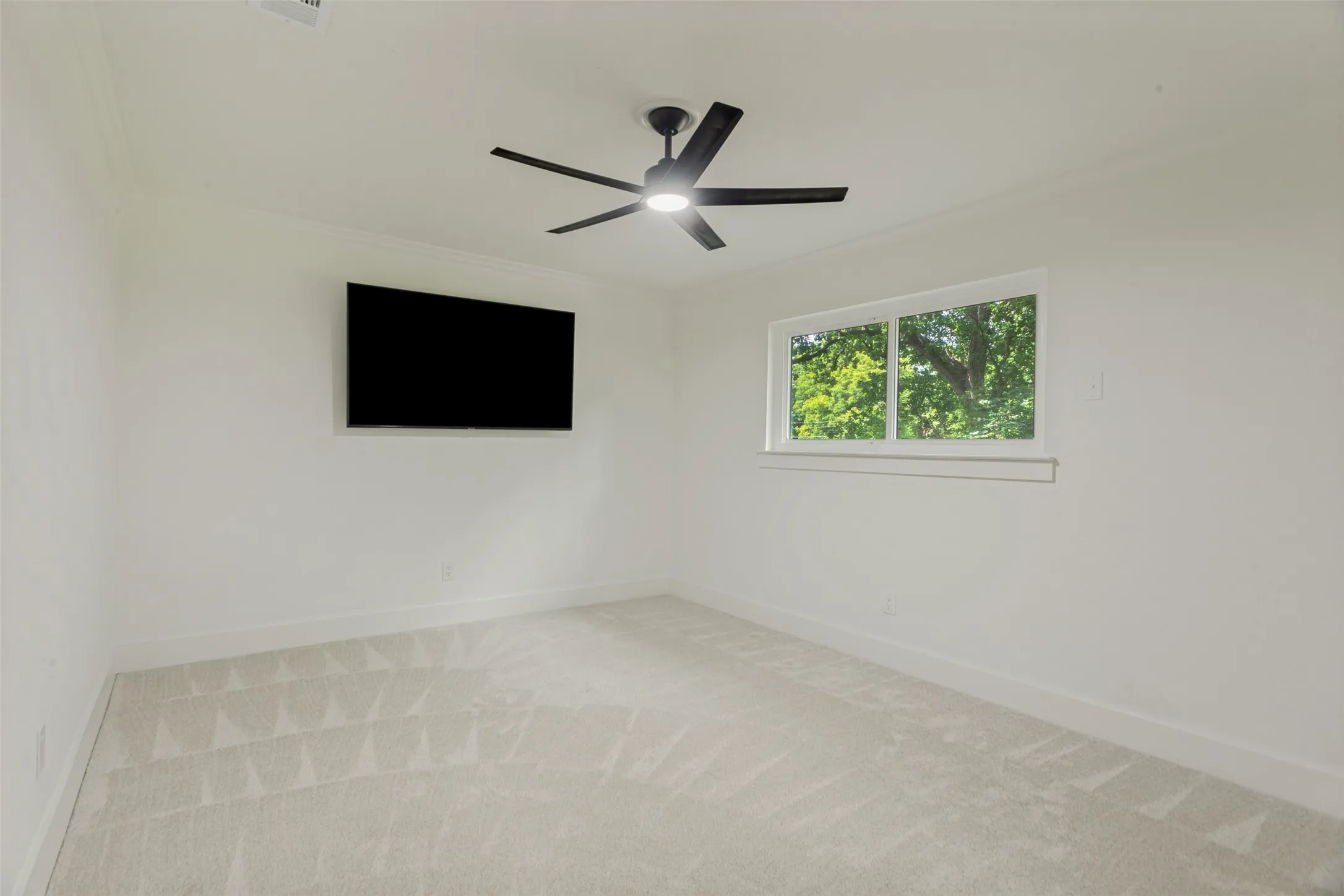 Single Family Residence For Sale in Tarrant County , 4316 Springbranch Drive, Benbrook, Texas 76116, 4 Bedroom, 4 Bathroom, 2 Garage spaces, 3,187 Sqft, built in 1965, mls#21370981, Real Estate Agent in Benbrook, Homes For Sale in Tarrant county, Homes For Sale in Benbrook, Realtor in Benbrook Texas, Real Estate Brokerage Independent Realty Texas, Luminita Cordes Realtor