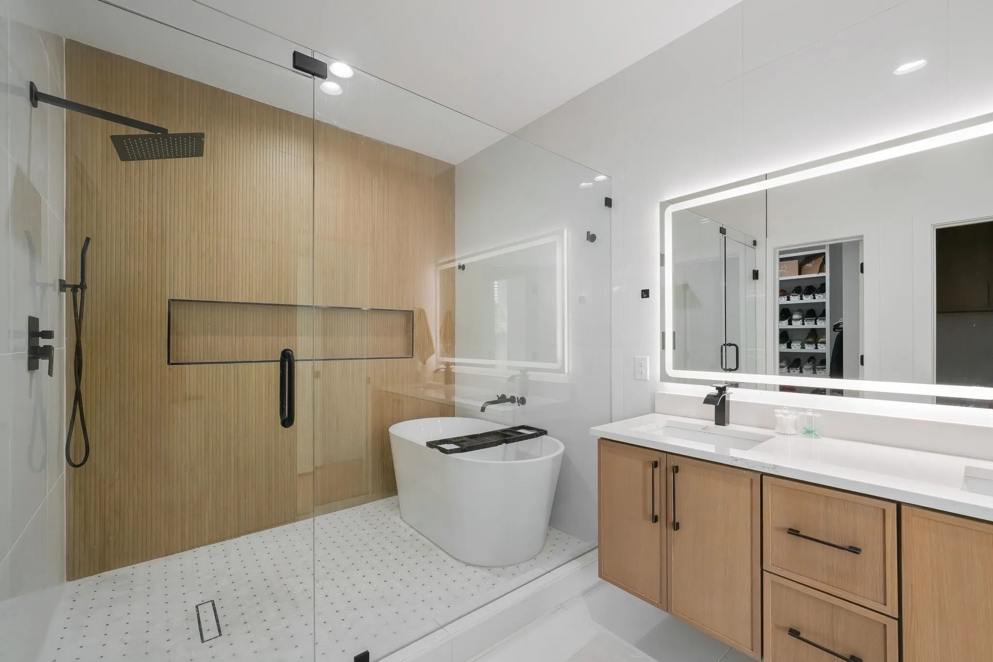 Single Family Residence For Rent in Dallas County , 1908 Duluth Street, Dallas, Texas 75212, 3 Bedroom, 3 Bathroom, 2 Garage spaces, 2,134 Sqft, built in 2025, mls#21364488, Real Estate Agent in Dallas, Homes For Rent in Dallas county, Homes For Rent in Dallas, Realtor in Dallas Texas, Real Estate Brokerage Independent Realty Texas, Luminita Cordes Realtor