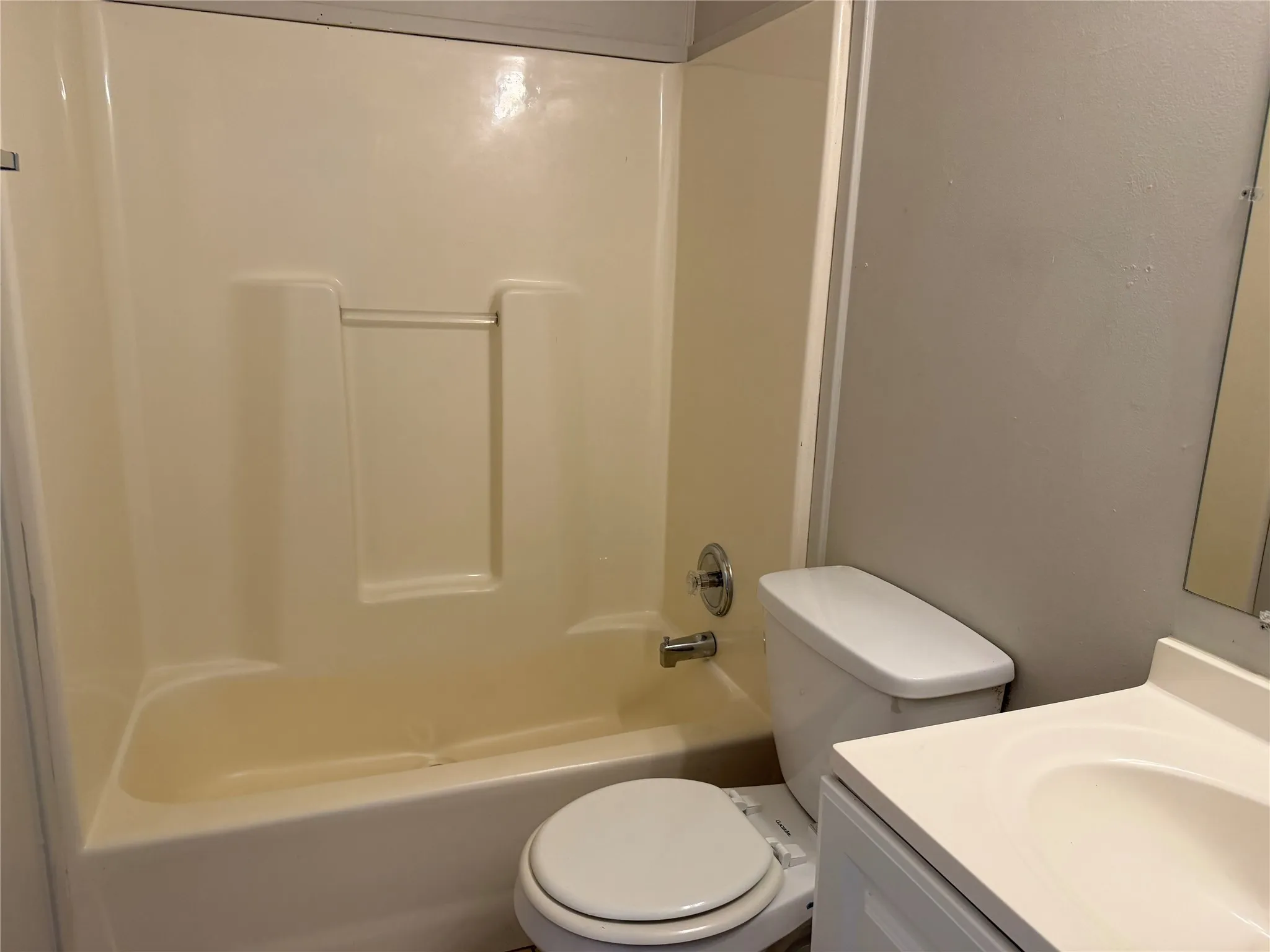 Single Family Residence For Rent in Dallas County , 13755 Biggs Street, Dallas, Texas 75253, 3 Bedroom, 2 Bathroom, Garage spaces, 1,195 Sqft, built in 2001, mls#21370989, Real Estate Agent in Dallas, Homes For Rent in Dallas county, Homes For Rent in Dallas, Realtor in Dallas Texas, Real Estate Brokerage Independent Realty Texas, Luminita Cordes Realtor