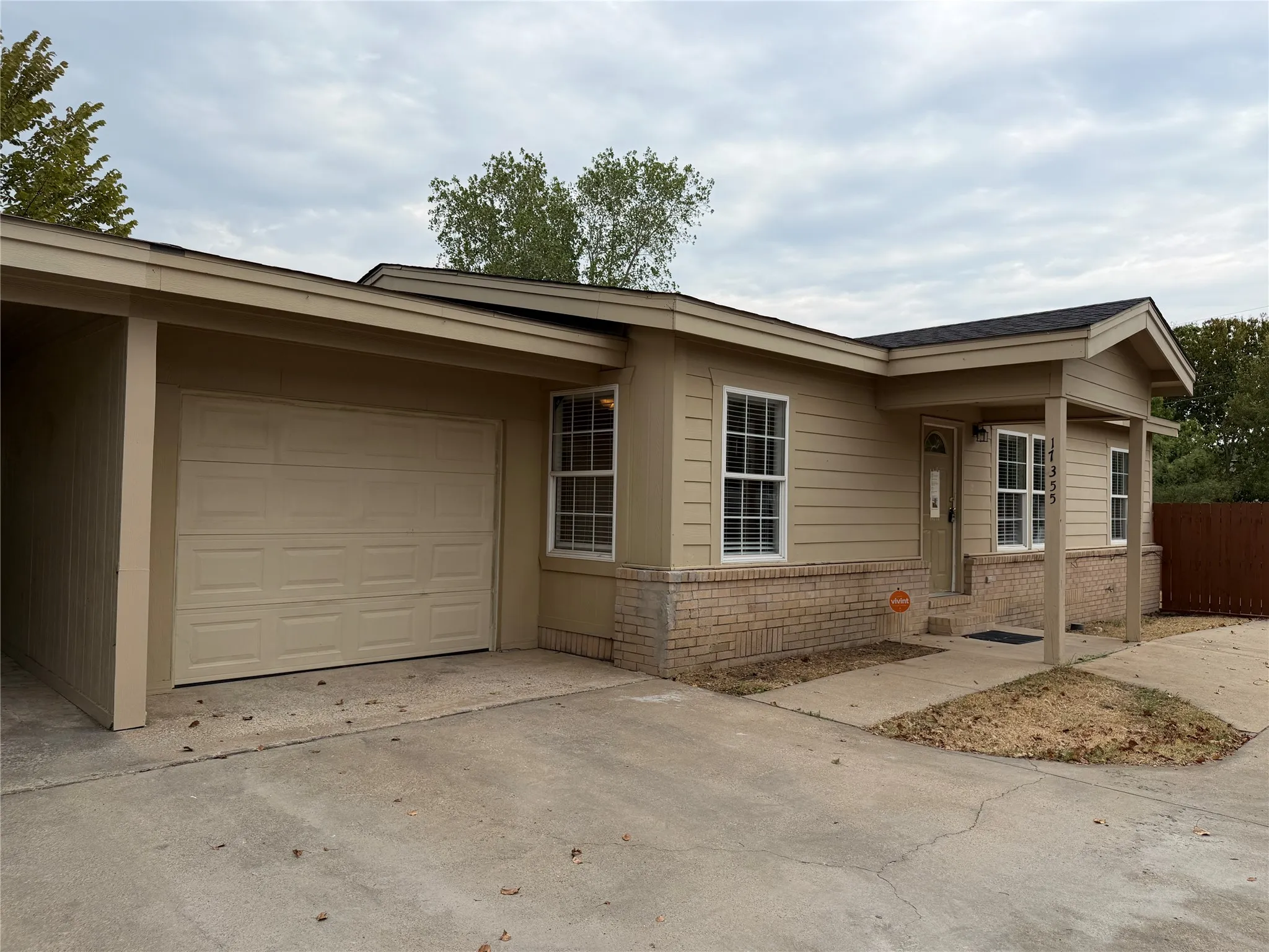 Single Family Residence For Rent in Dallas County , 13755 Biggs Street, Dallas, Texas 75253, 3 Bedroom, 2 Bathroom, Garage spaces, 1,195 Sqft, built in 2001, mls#21370989, Real Estate Agent in Dallas, Homes For Rent in Dallas county, Homes For Rent in Dallas, Realtor in Dallas Texas, Real Estate Brokerage Independent Realty Texas, Luminita Cordes Realtor