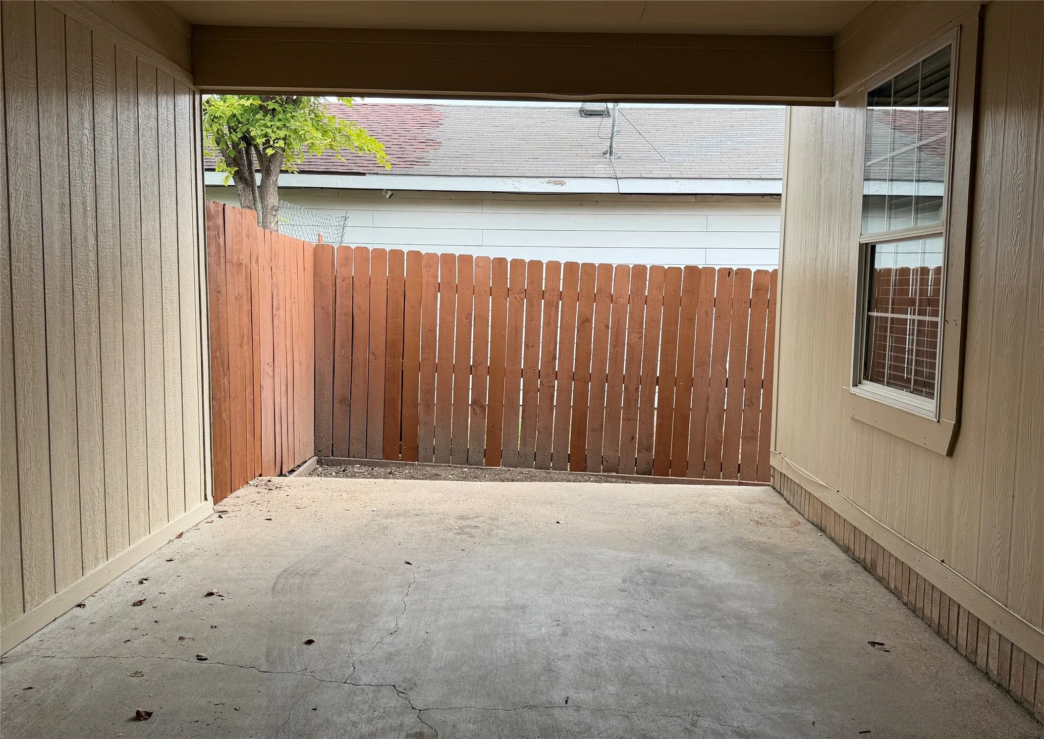 Single Family Residence For Rent in Dallas County , 13755 Biggs Street, Dallas, Texas 75253, 3 Bedroom, 2 Bathroom, Garage spaces, 1,195 Sqft, built in 2001, mls#21370989, Real Estate Agent in Dallas, Homes For Rent in Dallas county, Homes For Rent in Dallas, Realtor in Dallas Texas, Real Estate Brokerage Independent Realty Texas, Luminita Cordes Realtor