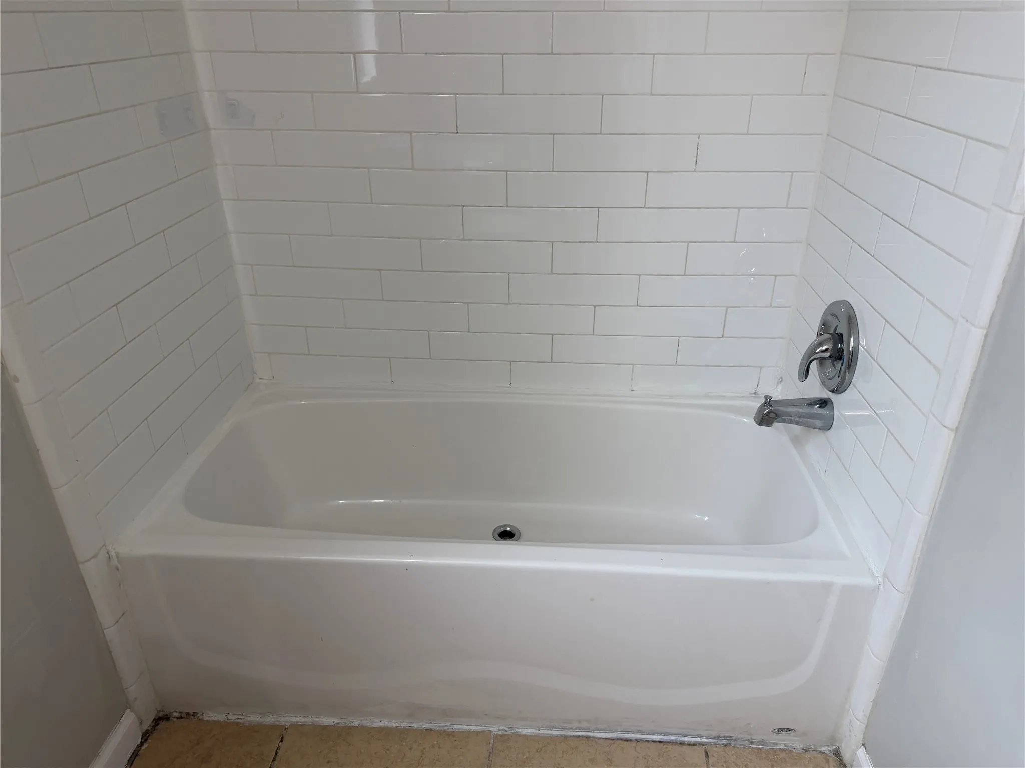 Single Family Residence For Rent in Dallas County , 13755 Biggs Street, Dallas, Texas 75253, 3 Bedroom, 2 Bathroom, Garage spaces, 1,195 Sqft, built in 2001, mls#21370989, Real Estate Agent in Dallas, Homes For Rent in Dallas county, Homes For Rent in Dallas, Realtor in Dallas Texas, Real Estate Brokerage Independent Realty Texas, Luminita Cordes Realtor