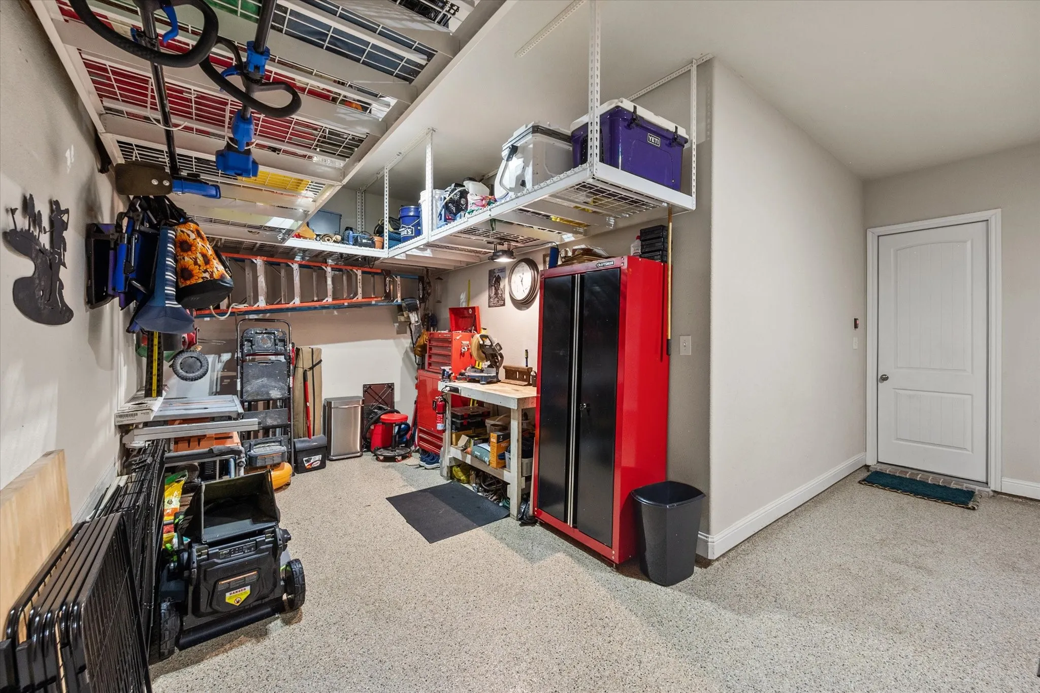 A tandem golf cart bay for extra storage galore!