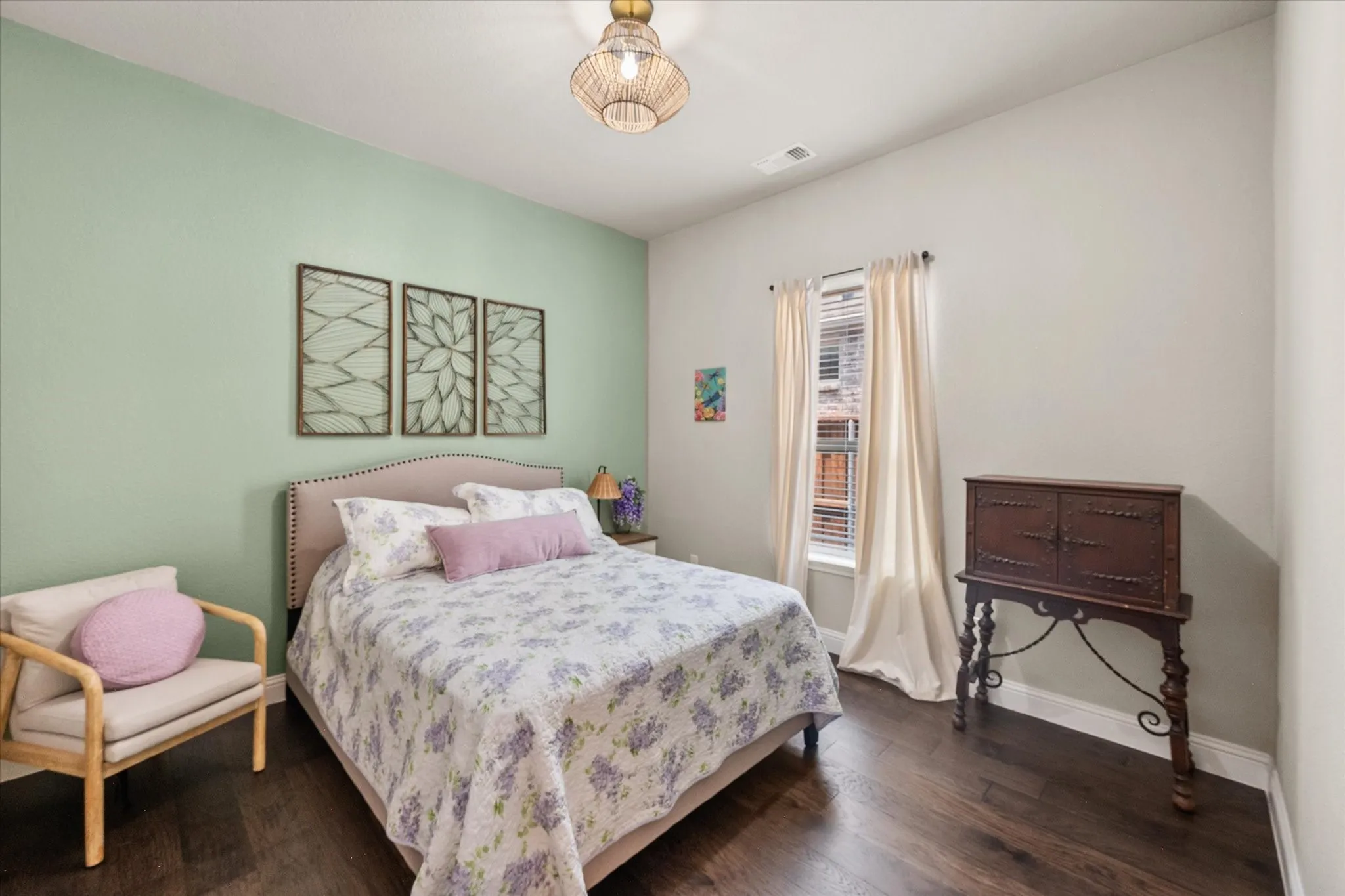 Single Family Residence For Sale in Tarrant County , 10321 Colina Drive, Fort Worth, Texas 76126, 3 Bedroom, 4 Bathroom, 2 Garage spaces, 3,118 Sqft, built in 2019, mls#21369897, Real Estate Agent in Fort Worth, Homes For Sale in Tarrant county, Homes For Sale in Fort Worth, Realtor in Fort Worth Texas, Real Estate Brokerage Independent Realty Texas, Luminita Cordes Realtor