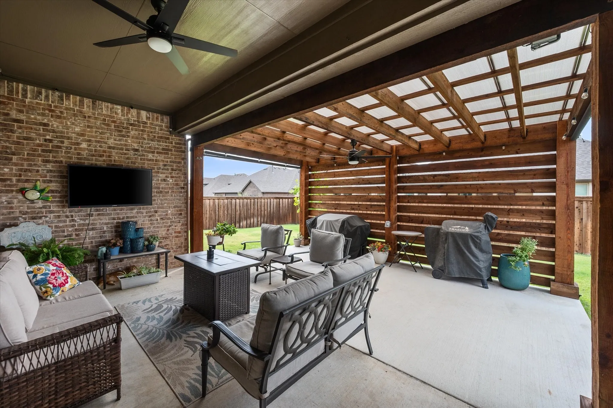 Single Family Residence For Sale in Tarrant County , 10321 Colina Drive, Fort Worth, Texas 76126, 3 Bedroom, 4 Bathroom, 2 Garage spaces, 3,118 Sqft, built in 2019, mls#21369897, Real Estate Agent in Fort Worth, Homes For Sale in Tarrant county, Homes For Sale in Fort Worth, Realtor in Fort Worth Texas, Real Estate Brokerage Independent Realty Texas, Luminita Cordes Realtor