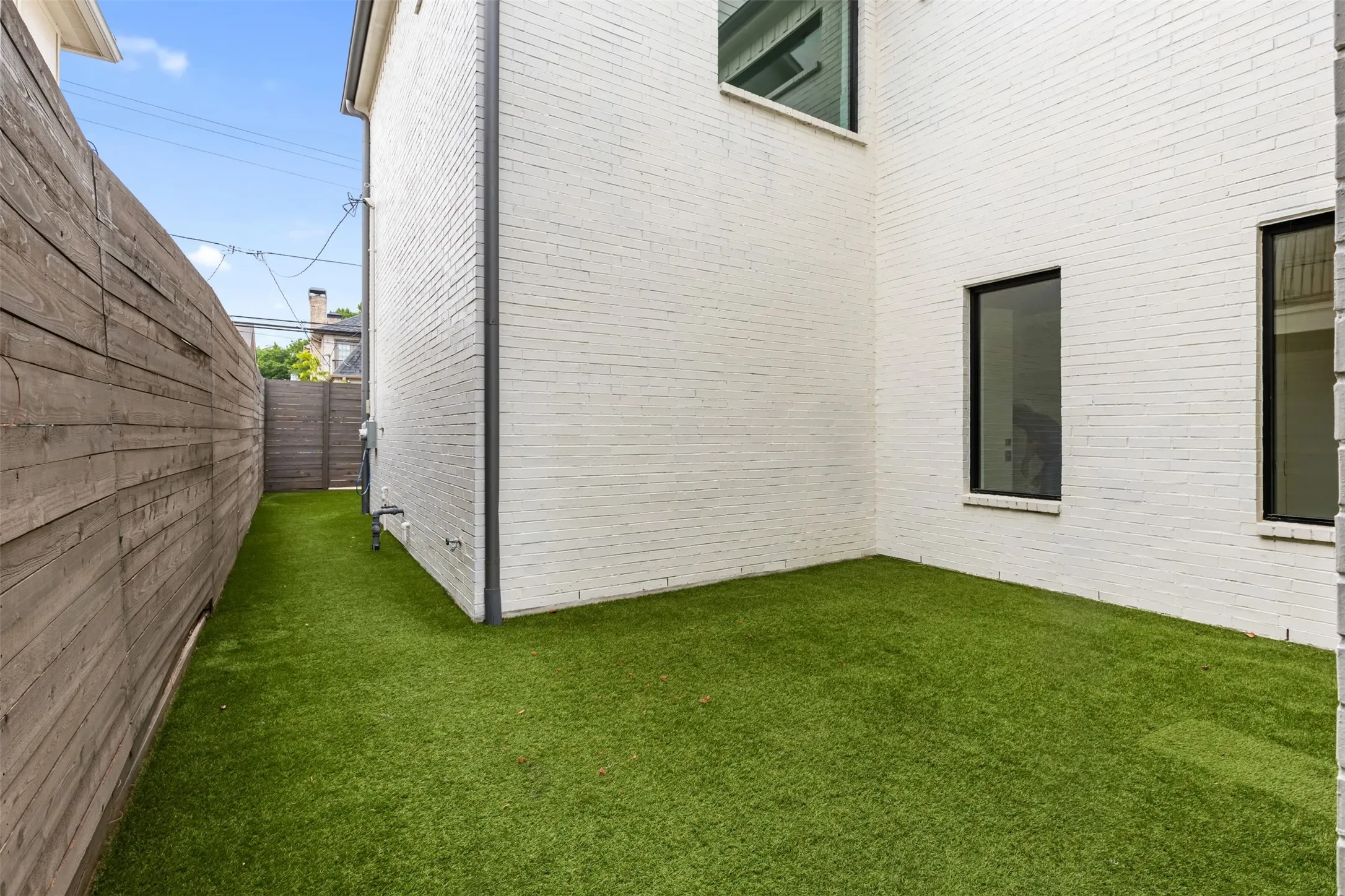 Single Family Residence For Sale in Dallas County , 3526 Asbury Street, University Park, Texas 75205, 4 Bedroom, 5 Bathroom, 2 Garage spaces, 3,804 Sqft, built in 2020, mls#21370961, Real Estate Agent in University Park, Homes For Sale in Dallas county, Homes For Sale in University Park, Realtor in University Park Texas, Real Estate Brokerage Independent Realty Texas, Luminita Cordes Realtor