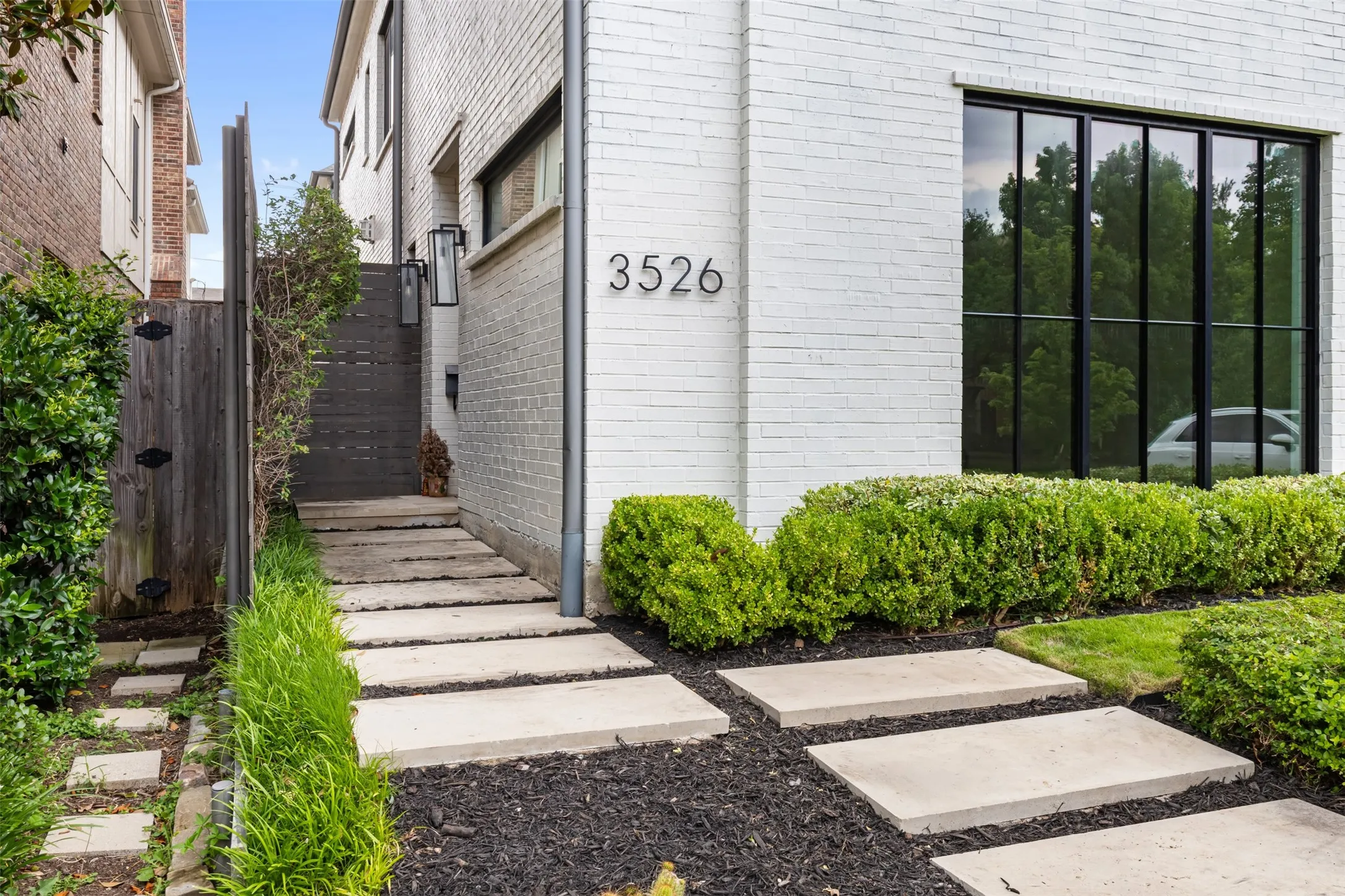 Single Family Residence For Sale in Dallas County , 3526 Asbury Street, University Park, Texas 75205, 4 Bedroom, 5 Bathroom, 2 Garage spaces, 3,804 Sqft, built in 2020, mls#21370961, Real Estate Agent in University Park, Homes For Sale in Dallas county, Homes For Sale in University Park, Realtor in University Park Texas, Real Estate Brokerage Independent Realty Texas, Luminita Cordes Realtor