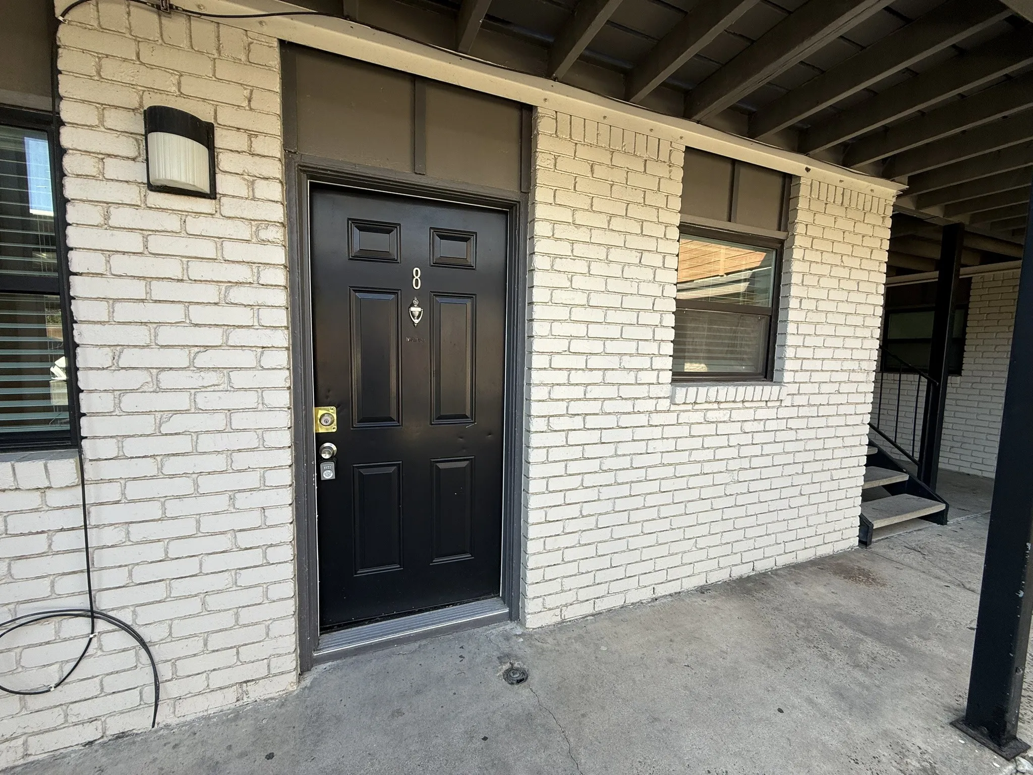 Apartment For Rent in Tarrant County , 5928 Fletcher Avenue 8, Fort Worth, Texas 76107, 1 Bedroom, 1 Bathroom, Garage spaces, 588 Sqft, built in 1965, mls#21370991, Real Estate Agent in Fort Worth, Homes For Rent in Tarrant county, Homes For Rent in Fort Worth, Realtor in Fort Worth Texas, Real Estate Brokerage Independent Realty Texas, Luminita Cordes Realtor