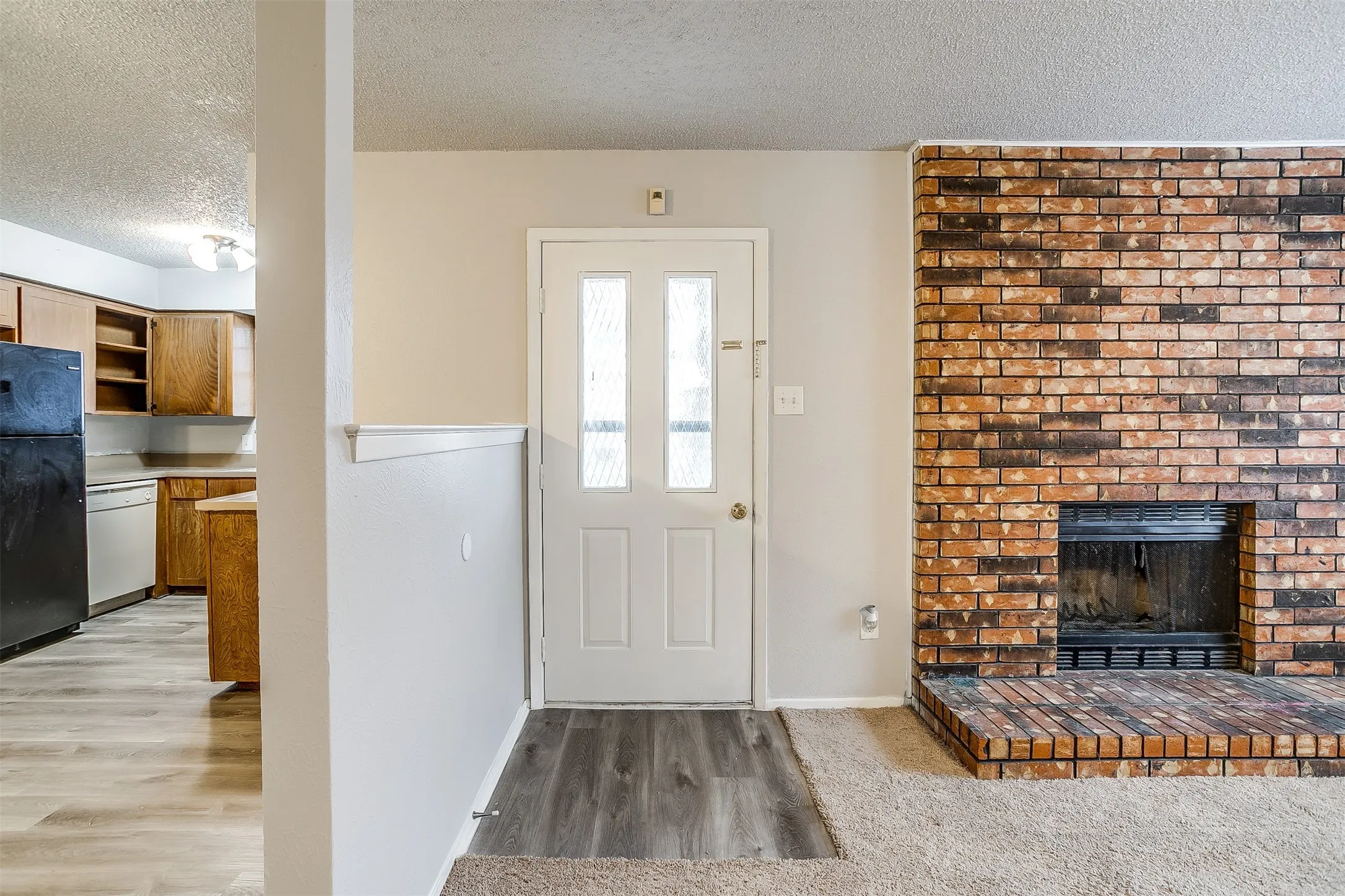 Duplex For Rent in Tarrant County , 2521 Indigo Lane, Arlington, Texas 76015, 2 Bedroom, 1 Bathroom, 2 Garage spaces, 1,014 Sqft, built in 1982, mls#21370835, Real Estate Agent in Arlington, Homes For Rent in Tarrant county, Homes For Rent in Arlington, Realtor in Arlington Texas, Real Estate Brokerage Independent Realty Texas, Luminita Cordes Realtor