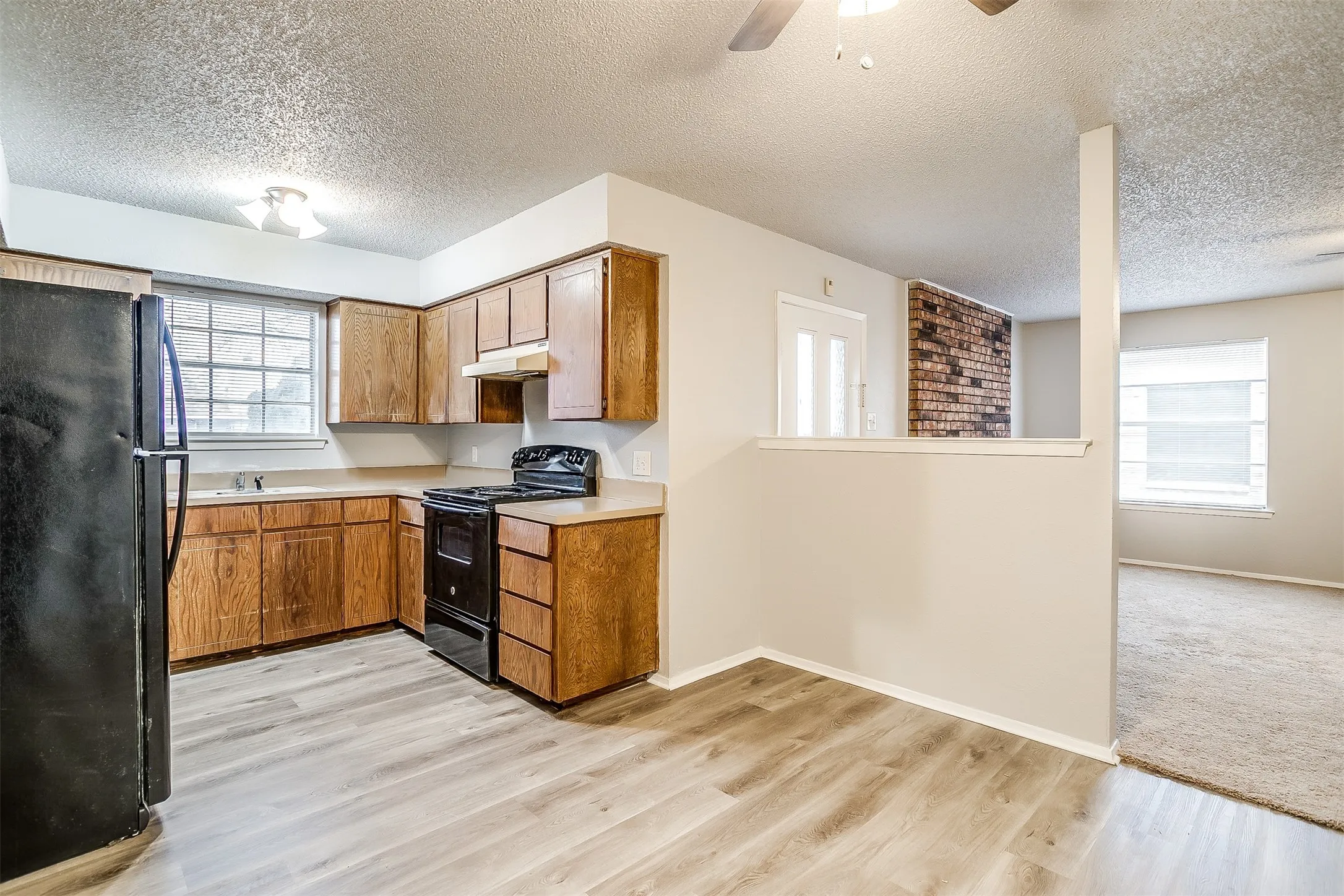 Duplex For Rent in Tarrant County , 2521 Indigo Lane, Arlington, Texas 76015, 2 Bedroom, 1 Bathroom, 2 Garage spaces, 1,014 Sqft, built in 1982, mls#21370835, Real Estate Agent in Arlington, Homes For Rent in Tarrant county, Homes For Rent in Arlington, Realtor in Arlington Texas, Real Estate Brokerage Independent Realty Texas, Luminita Cordes Realtor