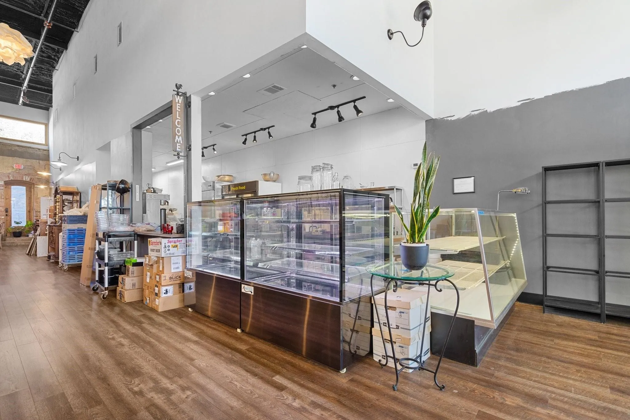 Business For Rent in Collin County , 107 S Main Street, Farmersville, Texas 75442, 0, 0, Garage spaces, 1,800 Sqft, built in 1930, mls#21370623, Real Estate Agent in Farmersville, Homes For Rent in Collin county, Homes For Rent in Farmersville, Realtor in Farmersville Texas, Real Estate Brokerage Independent Realty Texas, Luminita Cordes Realtor