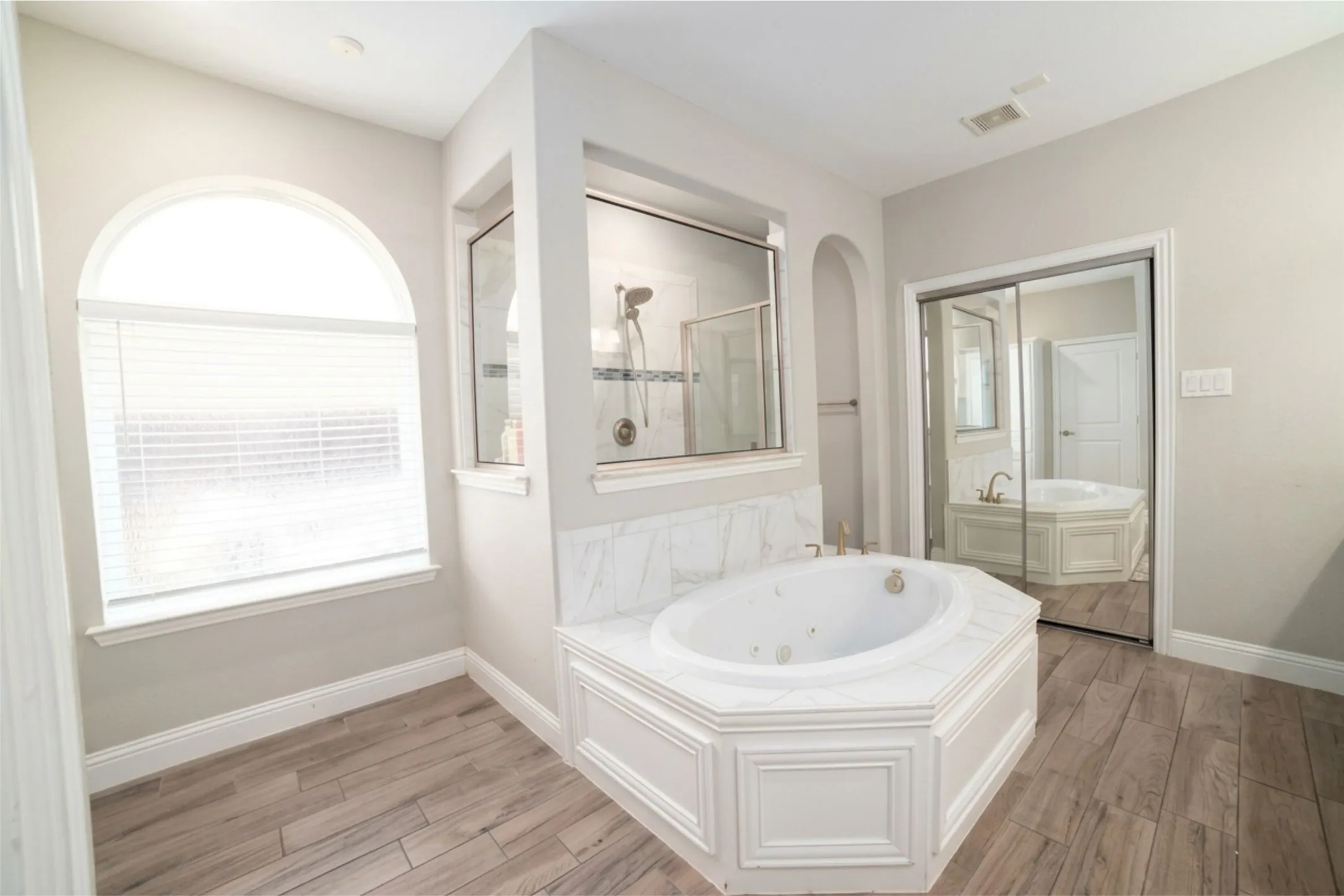 Single Family Residence For Sale in Denton County , 2609 Hammock Lake Drive, Little Elm, Texas 75068, 5 Bedroom, 5 Bathroom, 2 Garage spaces, 3,956 Sqft, built in 2019, mls#21370987, Real Estate Agent in Little Elm, Homes For Sale in Denton county, Homes For Sale in Little Elm, Realtor in Little Elm Texas, Real Estate Brokerage Independent Realty Texas, Luminita Cordes Realtor