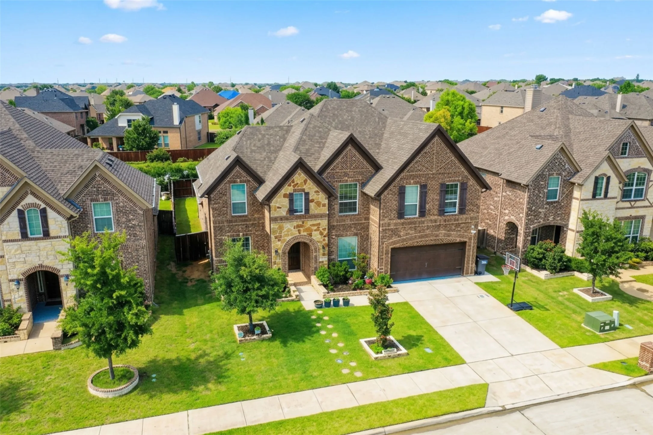 Single Family Residence For Sale in Denton County , 2609 Hammock Lake Drive, Little Elm, Texas 75068, 5 Bedroom, 5 Bathroom, 2 Garage spaces, 3,956 Sqft, built in 2019, mls#21370987, Real Estate Agent in Little Elm, Homes For Sale in Denton county, Homes For Sale in Little Elm, Realtor in Little Elm Texas, Real Estate Brokerage Independent Realty Texas, Luminita Cordes Realtor
