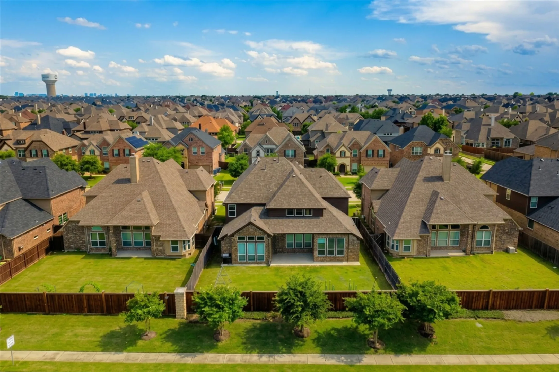 Single Family Residence For Sale in Denton County , 2609 Hammock Lake Drive, Little Elm, Texas 75068, 5 Bedroom, 5 Bathroom, 2 Garage spaces, 3,956 Sqft, built in 2019, mls#21370987, Real Estate Agent in Little Elm, Homes For Sale in Denton county, Homes For Sale in Little Elm, Realtor in Little Elm Texas, Real Estate Brokerage Independent Realty Texas, Luminita Cordes Realtor