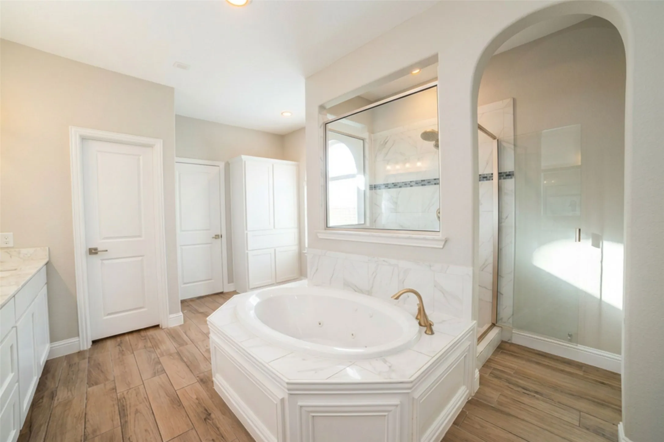 Single Family Residence For Sale in Denton County , 2609 Hammock Lake Drive, Little Elm, Texas 75068, 5 Bedroom, 5 Bathroom, 2 Garage spaces, 3,956 Sqft, built in 2019, mls#21370987, Real Estate Agent in Little Elm, Homes For Sale in Denton county, Homes For Sale in Little Elm, Realtor in Little Elm Texas, Real Estate Brokerage Independent Realty Texas, Luminita Cordes Realtor