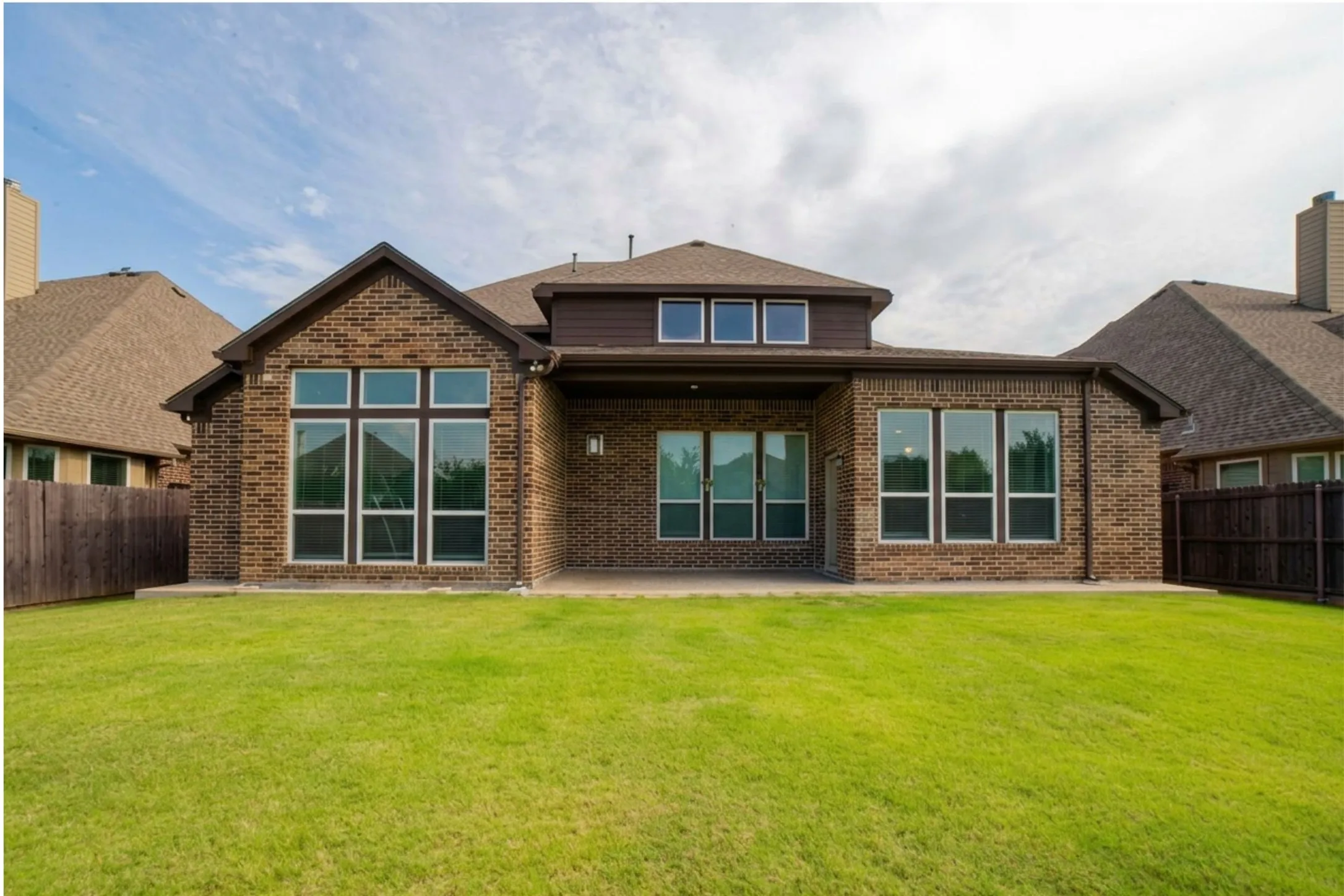 Single Family Residence For Sale in Denton County , 2609 Hammock Lake Drive, Little Elm, Texas 75068, 5 Bedroom, 5 Bathroom, 2 Garage spaces, 3,956 Sqft, built in 2019, mls#21370987, Real Estate Agent in Little Elm, Homes For Sale in Denton county, Homes For Sale in Little Elm, Realtor in Little Elm Texas, Real Estate Brokerage Independent Realty Texas, Luminita Cordes Realtor