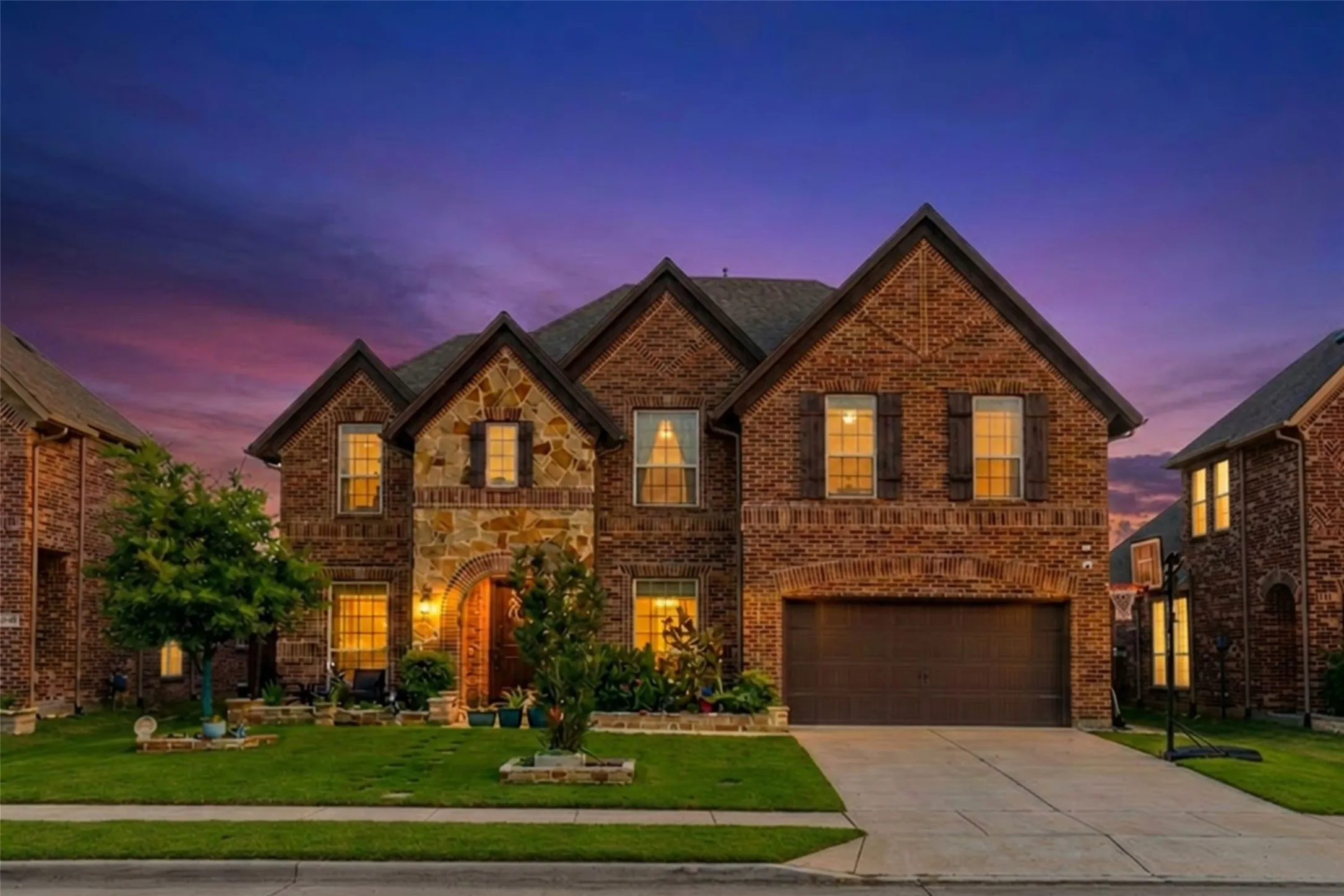 Single Family Residence For Sale in Denton County , 2609 Hammock Lake Drive, Little Elm, Texas 75068, 5 Bedroom, 5 Bathroom, 2 Garage spaces, 3,956 Sqft, built in 2019, mls#21370987, Real Estate Agent in Little Elm, Homes For Sale in Denton county, Homes For Sale in Little Elm, Realtor in Little Elm Texas, Real Estate Brokerage Independent Realty Texas, Luminita Cordes Realtor