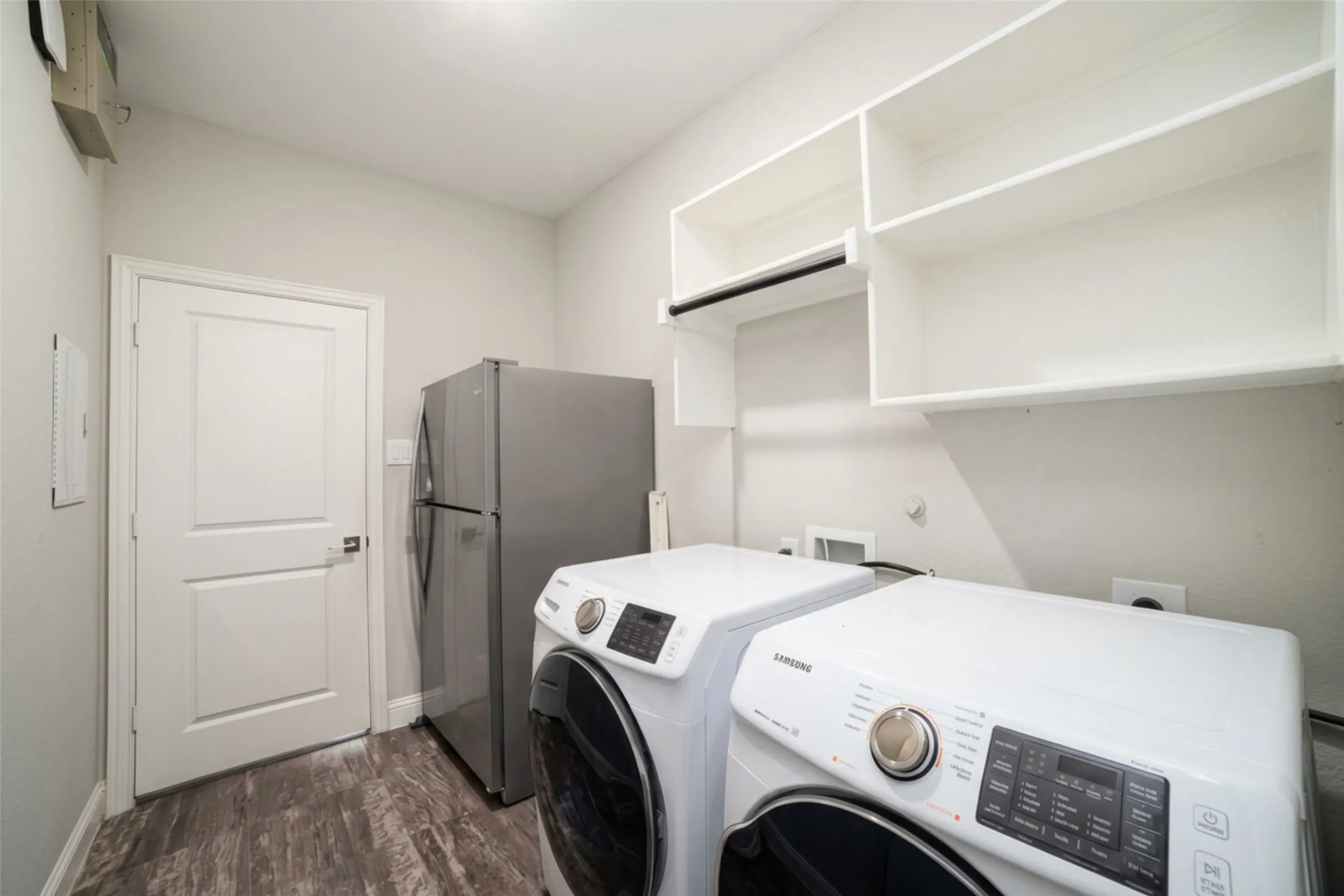 Single Family Residence For Sale in Denton County , 2609 Hammock Lake Drive, Little Elm, Texas 75068, 5 Bedroom, 5 Bathroom, 2 Garage spaces, 3,956 Sqft, built in 2019, mls#21370987, Real Estate Agent in Little Elm, Homes For Sale in Denton county, Homes For Sale in Little Elm, Realtor in Little Elm Texas, Real Estate Brokerage Independent Realty Texas, Luminita Cordes Realtor