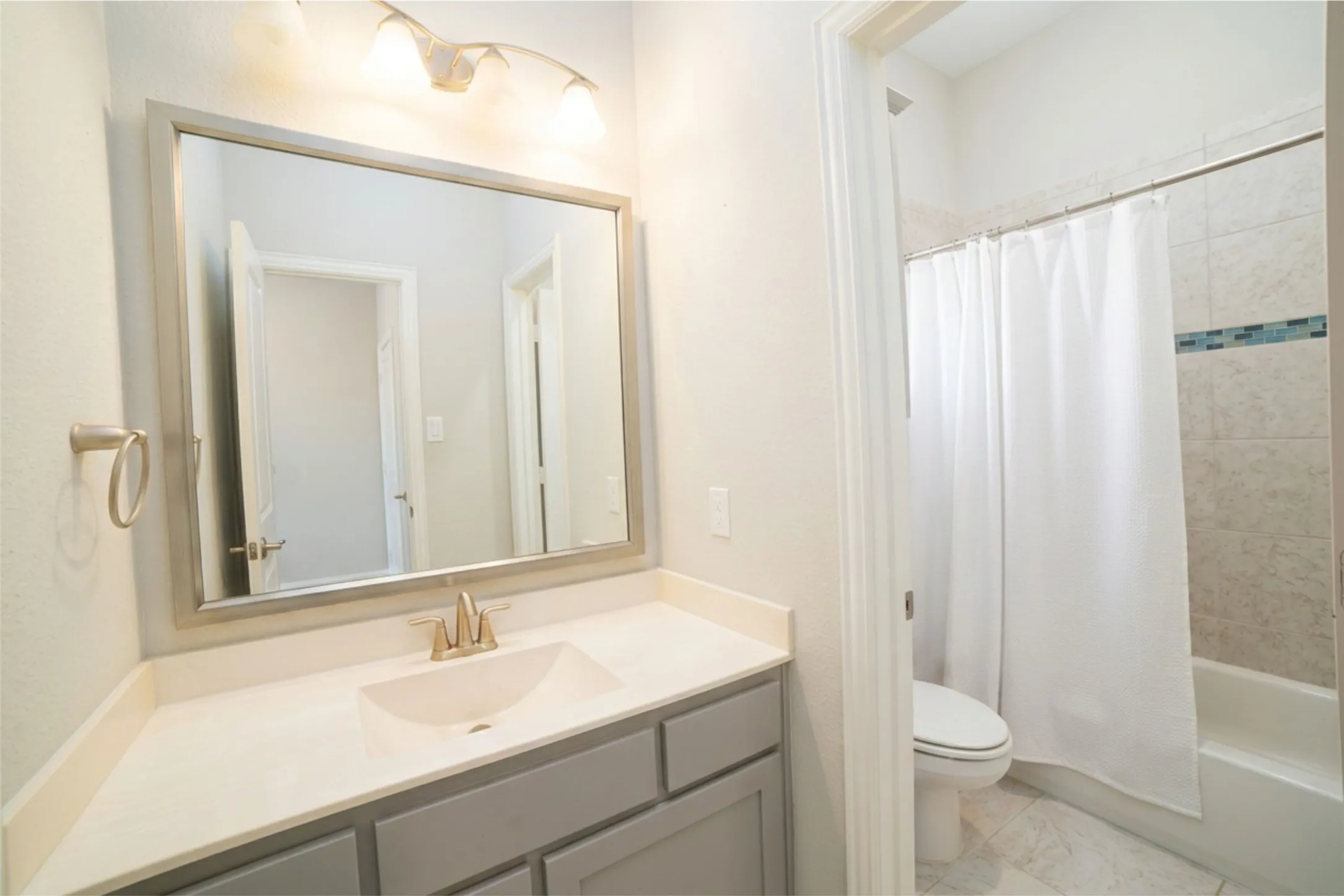 Single Family Residence For Sale in Denton County , 2609 Hammock Lake Drive, Little Elm, Texas 75068, 5 Bedroom, 5 Bathroom, 2 Garage spaces, 3,956 Sqft, built in 2019, mls#21370987, Real Estate Agent in Little Elm, Homes For Sale in Denton county, Homes For Sale in Little Elm, Realtor in Little Elm Texas, Real Estate Brokerage Independent Realty Texas, Luminita Cordes Realtor