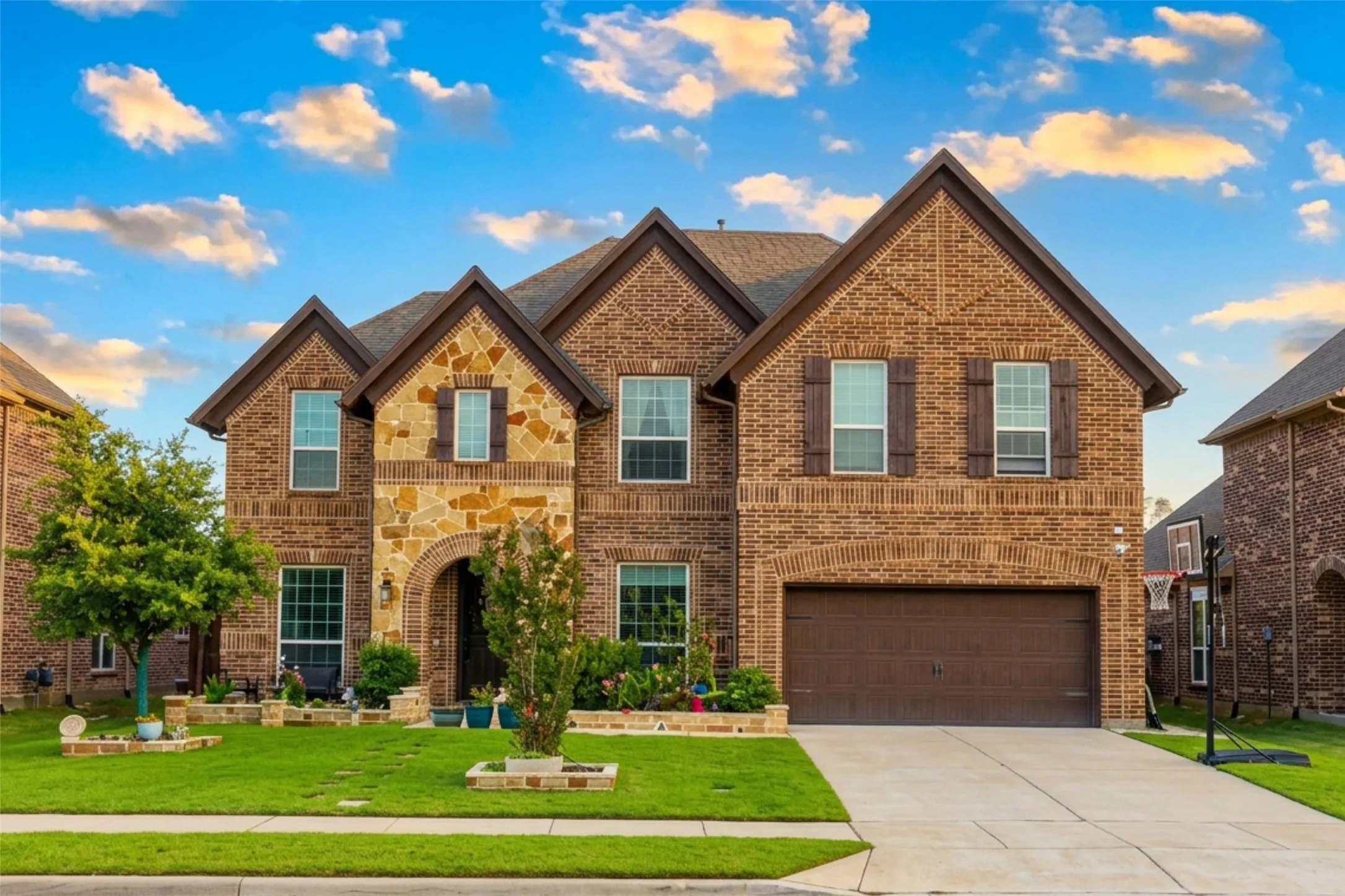 Single Family Residence For Sale in Denton County , 2609 Hammock Lake Drive, Little Elm, Texas 75068, 5 Bedroom, 5 Bathroom, 2 Garage spaces, 3,956 Sqft, built in 2019, mls#21370987, Real Estate Agent in Little Elm, Homes For Sale in Denton county, Homes For Sale in Little Elm, Realtor in Little Elm Texas, Real Estate Brokerage Independent Realty Texas, Luminita Cordes Realtor