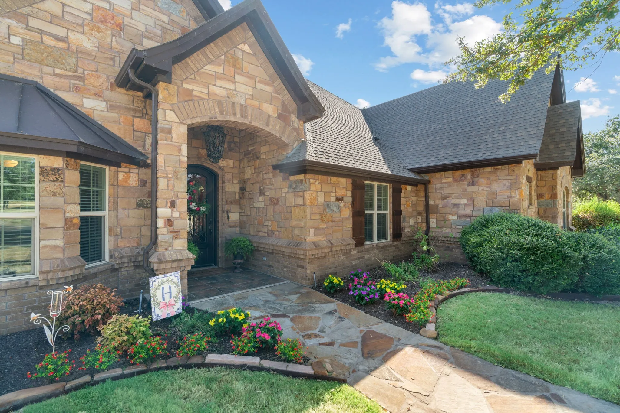 Single Family Residence For Sale in Eastland County , 173 Oakwood Trail, Eastland, Texas 76448, 3 Bedroom, 3 Bathroom, 3 Garage spaces, 2,770 Sqft, built in 2013, mls#21368549, Real Estate Agent in Eastland, Homes For Sale in Eastland county, Homes For Sale in Eastland, Realtor in Eastland Texas, Real Estate Brokerage Independent Realty Texas, Luminita Cordes Realtor