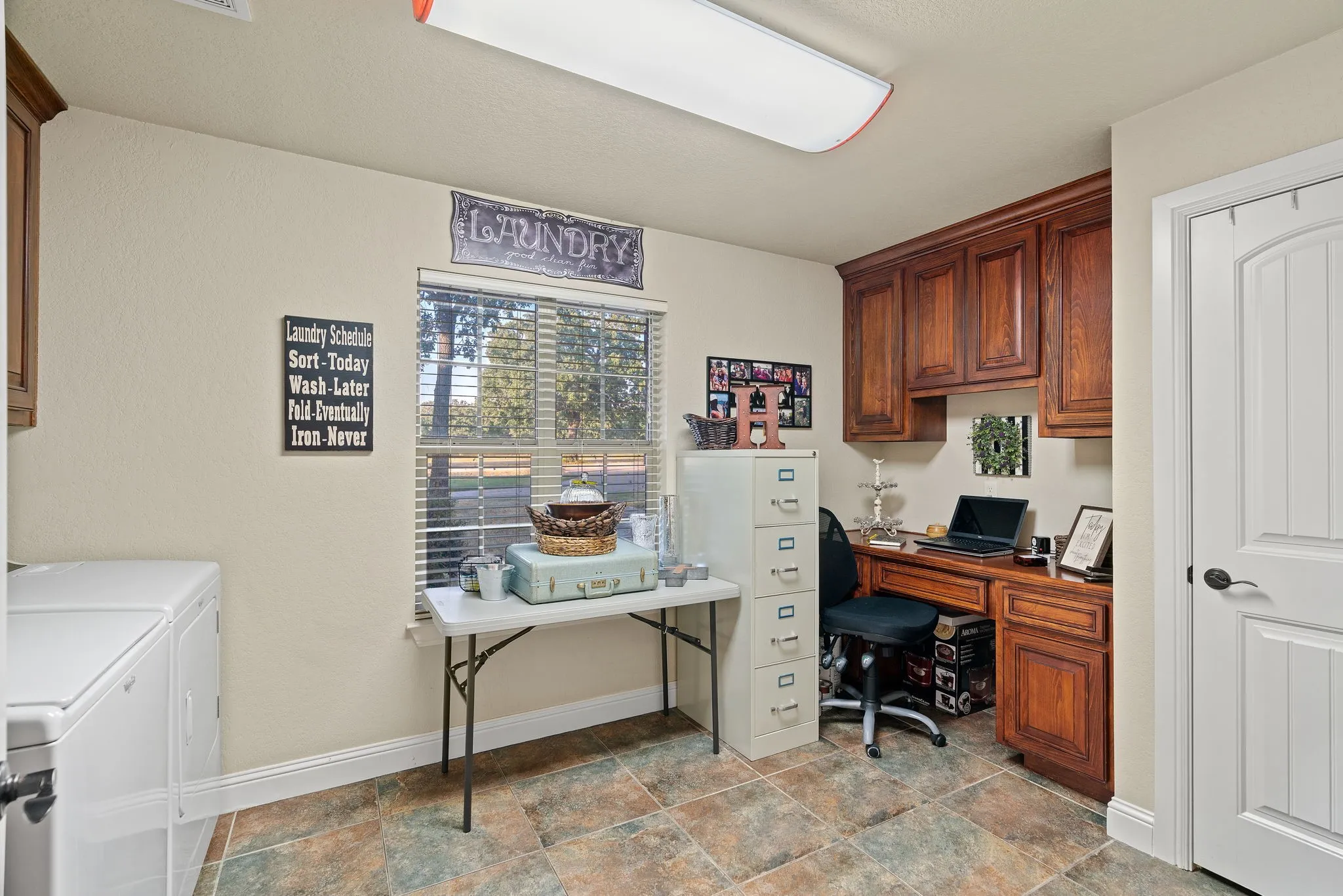 Single Family Residence For Sale in Eastland County , 173 Oakwood Trail, Eastland, Texas 76448, 3 Bedroom, 3 Bathroom, 3 Garage spaces, 2,770 Sqft, built in 2013, mls#21368549, Real Estate Agent in Eastland, Homes For Sale in Eastland county, Homes For Sale in Eastland, Realtor in Eastland Texas, Real Estate Brokerage Independent Realty Texas, Luminita Cordes Realtor