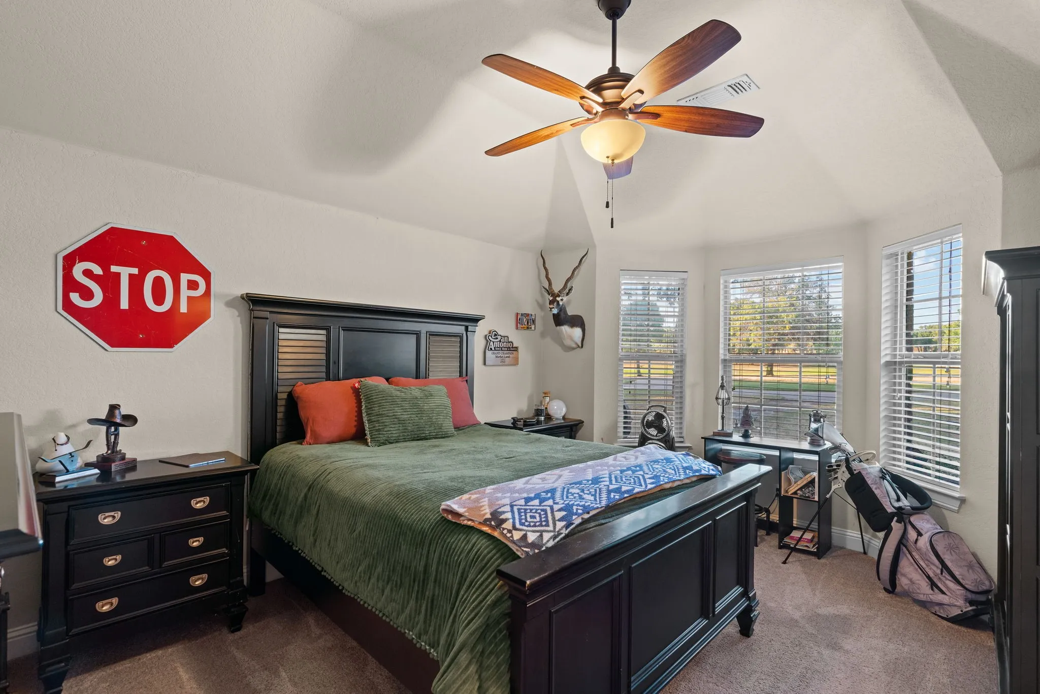 Single Family Residence For Sale in Eastland County , 173 Oakwood Trail, Eastland, Texas 76448, 3 Bedroom, 3 Bathroom, 3 Garage spaces, 2,770 Sqft, built in 2013, mls#21368549, Real Estate Agent in Eastland, Homes For Sale in Eastland county, Homes For Sale in Eastland, Realtor in Eastland Texas, Real Estate Brokerage Independent Realty Texas, Luminita Cordes Realtor