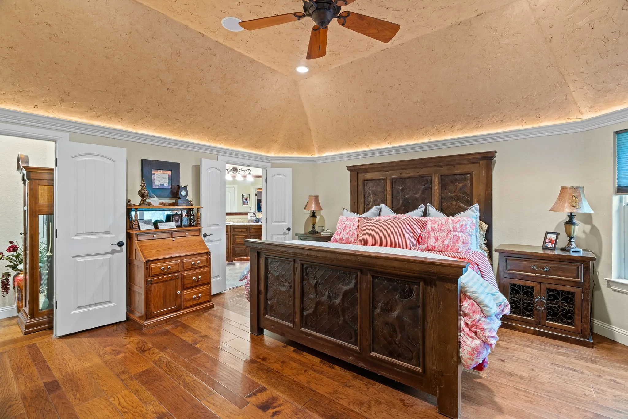 Single Family Residence For Sale in Eastland County , 173 Oakwood Trail, Eastland, Texas 76448, 3 Bedroom, 3 Bathroom, 3 Garage spaces, 2,770 Sqft, built in 2013, mls#21368549, Real Estate Agent in Eastland, Homes For Sale in Eastland county, Homes For Sale in Eastland, Realtor in Eastland Texas, Real Estate Brokerage Independent Realty Texas, Luminita Cordes Realtor