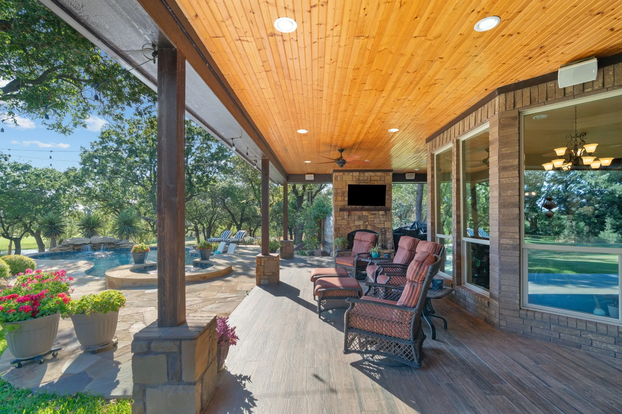 Single Family Residence For Sale in Eastland County , 173 Oakwood Trail, Eastland, Texas 76448, 3 Bedroom, 3 Bathroom, 3 Garage spaces, 2,770 Sqft, built in 2013, mls#21368549, Real Estate Agent in Eastland, Homes For Sale in Eastland county, Homes For Sale in Eastland, Realtor in Eastland Texas, Real Estate Brokerage Independent Realty Texas, Luminita Cordes Realtor